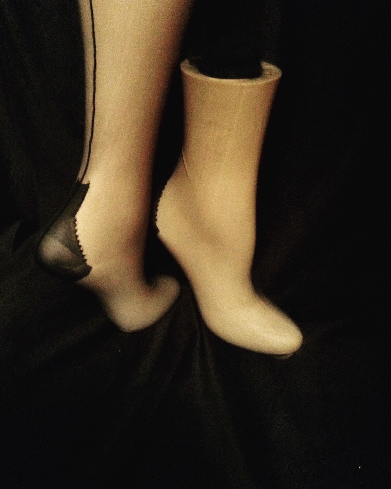 Vintage Style Seamed Shell Heel And Barefoot Stockings 37 Inches Long