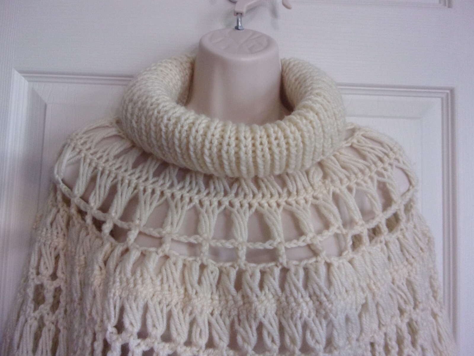 Vintage Handmade Pullover Turtleneck Crochet Poncho Shawl~Fringe~Oatmeal~EUC