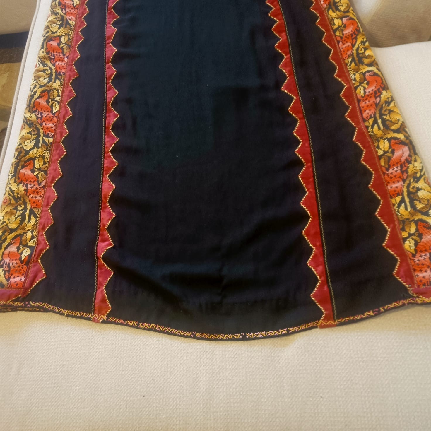 Antique Palestinian Hand Embroidered Folk Ethnic Dress, vintage Tatreez