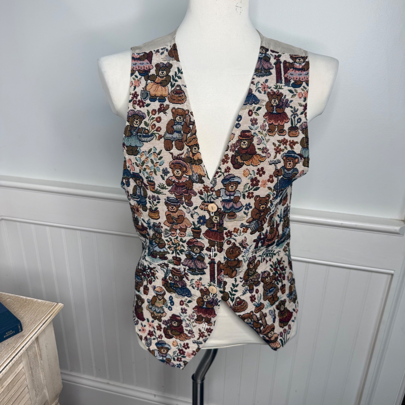 Petite Sophisticate Vintage Tapestry Teddy Bear Garden Vest Small Made in USA