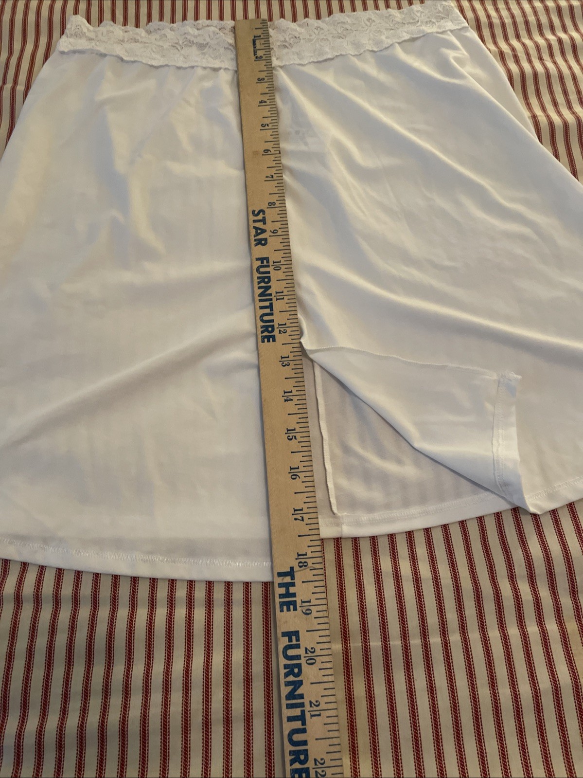VANITY FAIR White Size Medium Half Slip Lace 18”