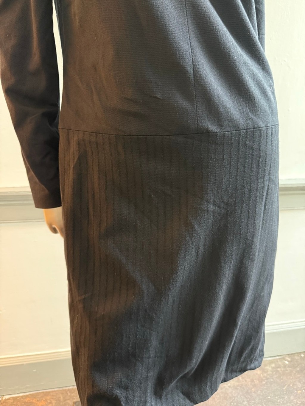 Vintage Bryn Walker Black Mock Neck Shift Dress Size 10 Minimalist Long Sleeve