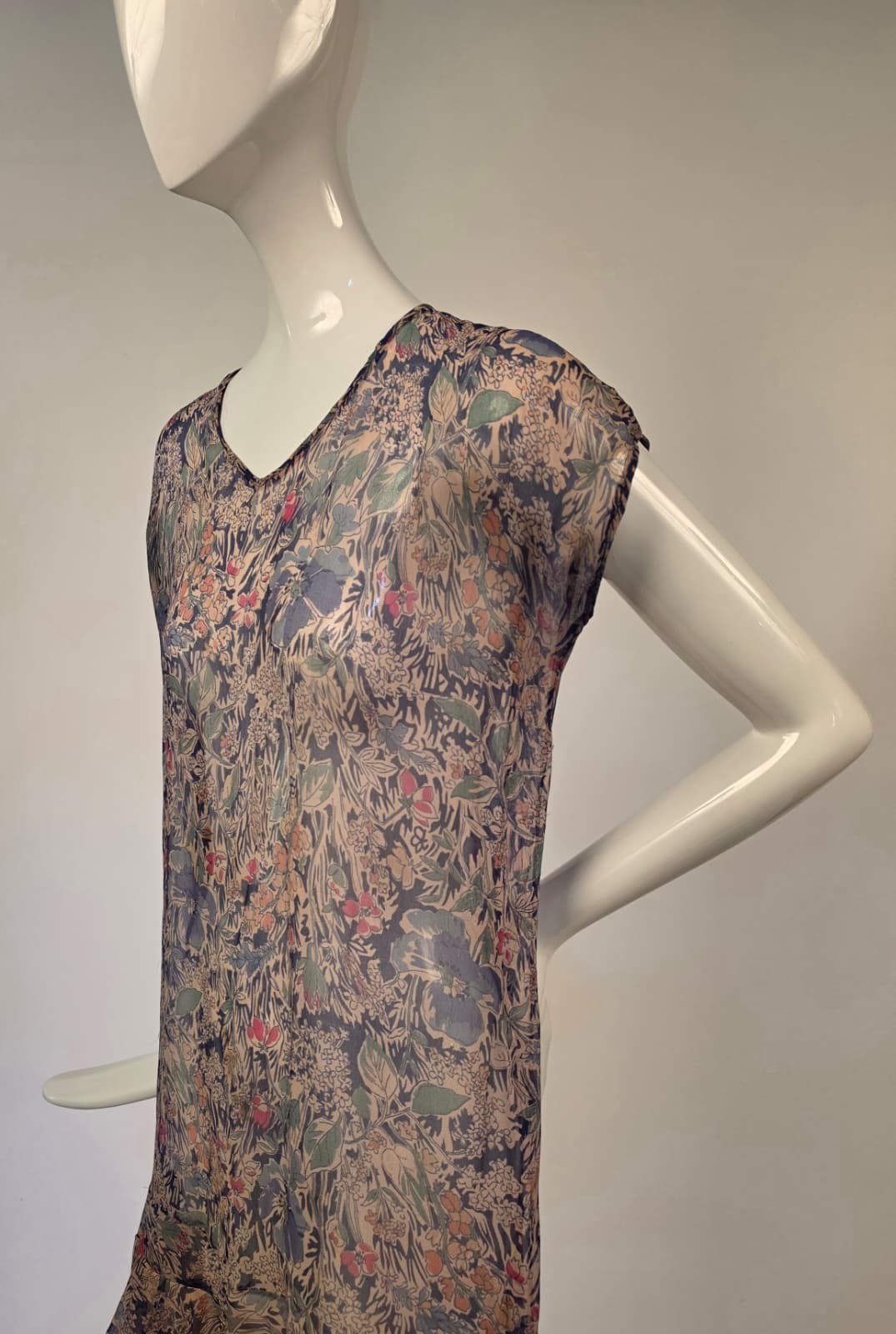 FLAPPER 1920’S FLORAL PRINT SILK CHIFFON DRESS W RUFFLE BOTTOM + MATCHING JACKET