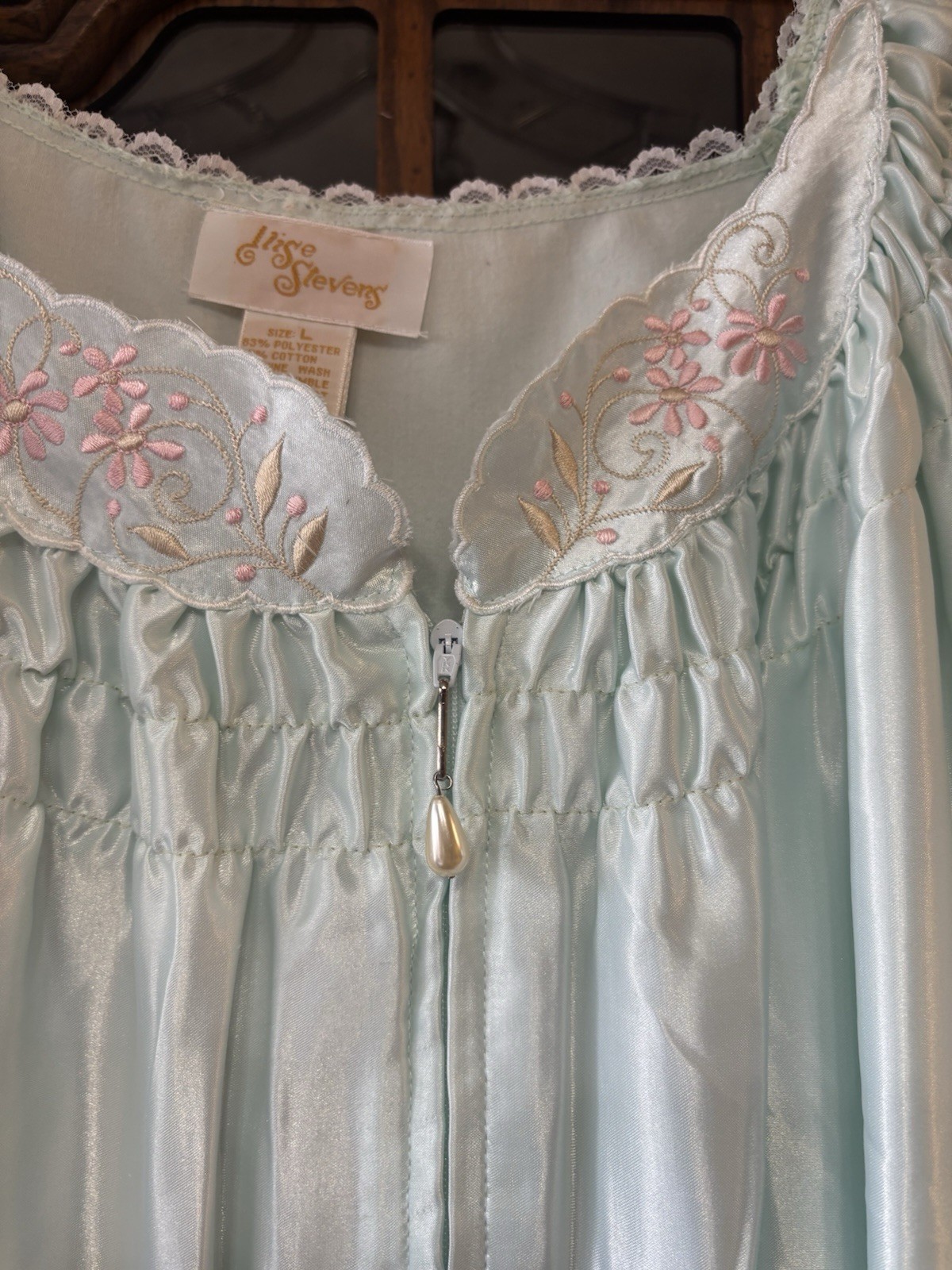 Vintage 80’s Ilise Stevens Women’s Satin Nightgown Delicate Embroidery Large
