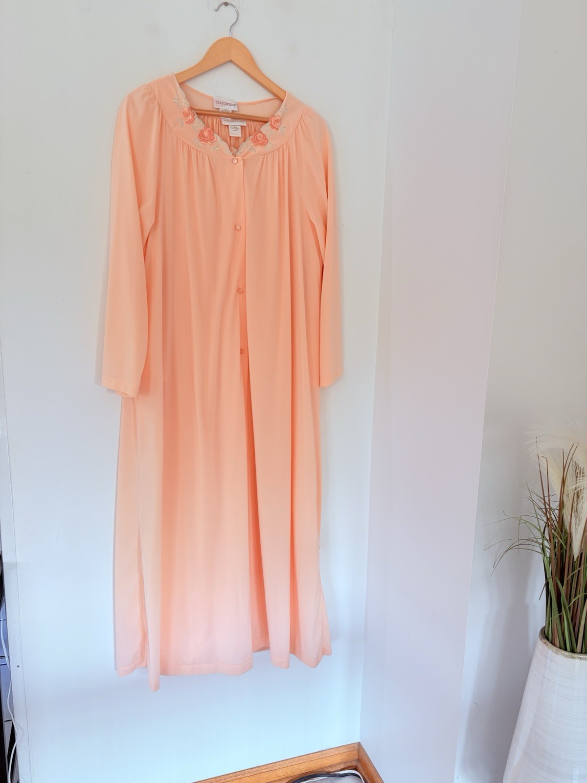 SHADOWLINE Light Peach Vtg Nightgown & Robe 2pc Set Sz L Nylon Floral Embroidery
