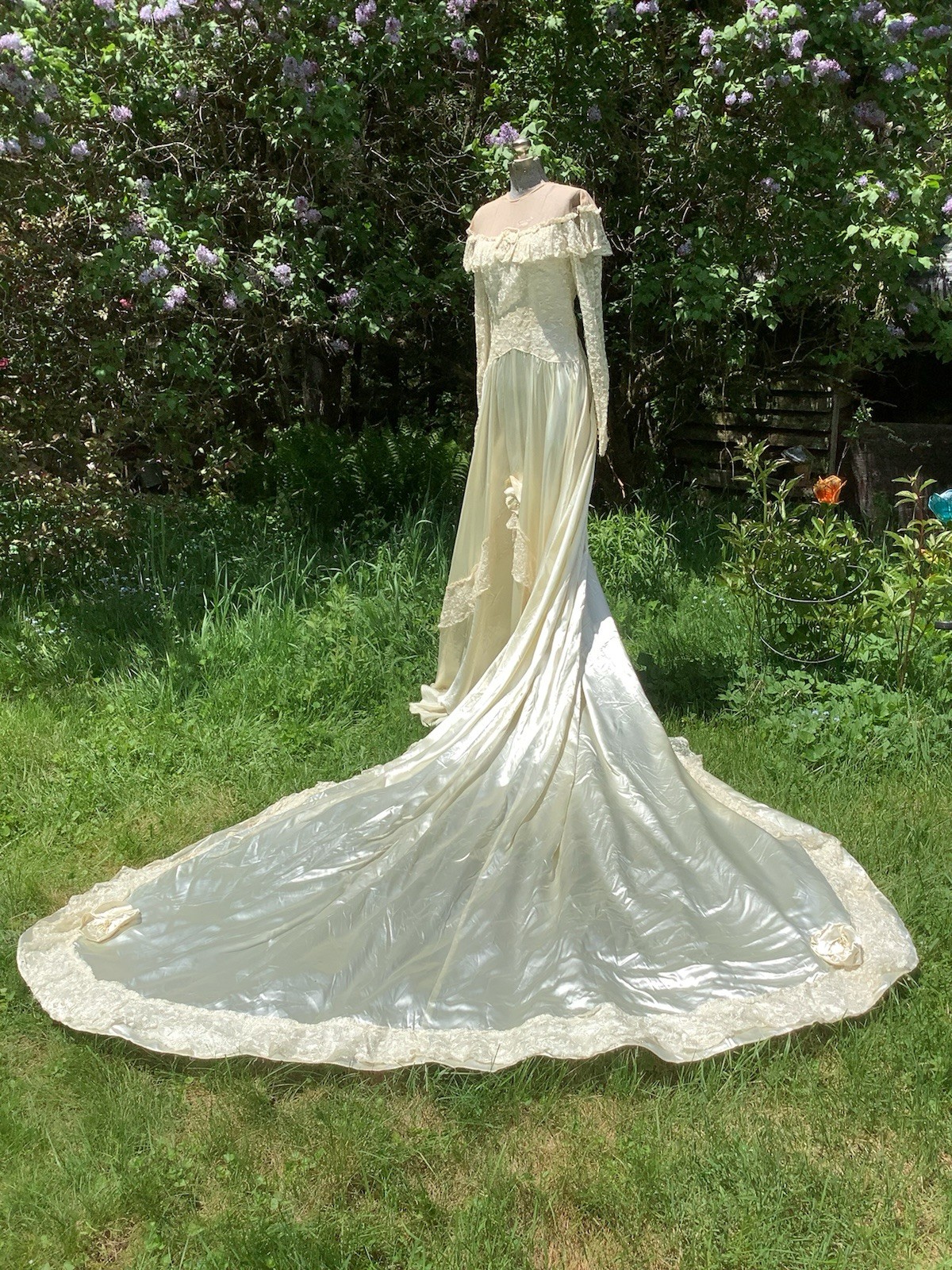 Vintage Early 1930’s Lily Of Valley Satin Roses Lace Jewel Wedding Gown 34-28-52