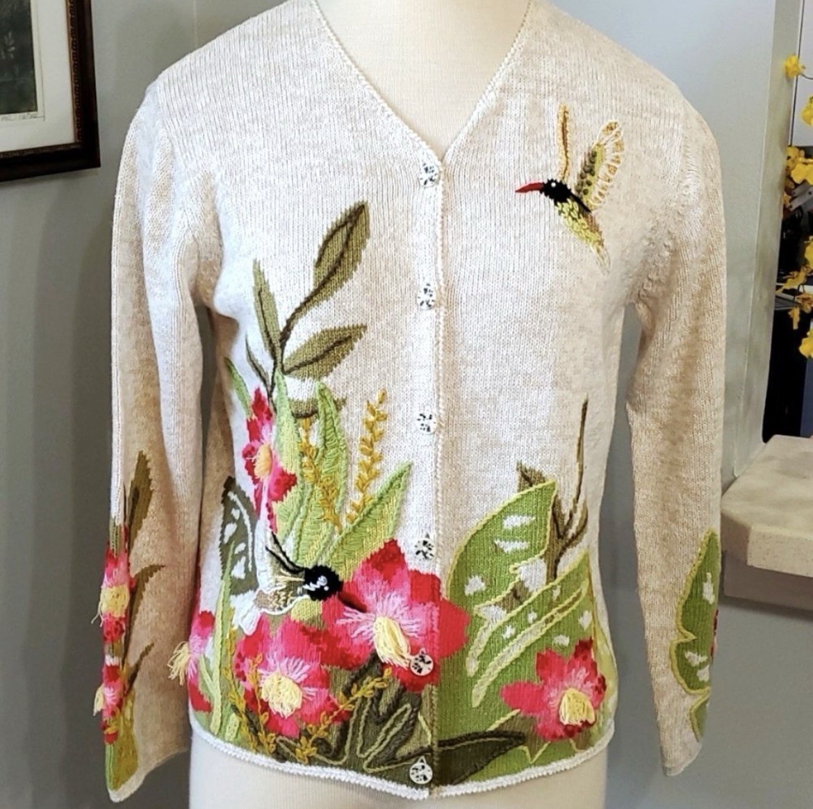 VTG Susan Bristol Button Down Sweater Beautiful Embroidery Flowers/Birds – Sz M