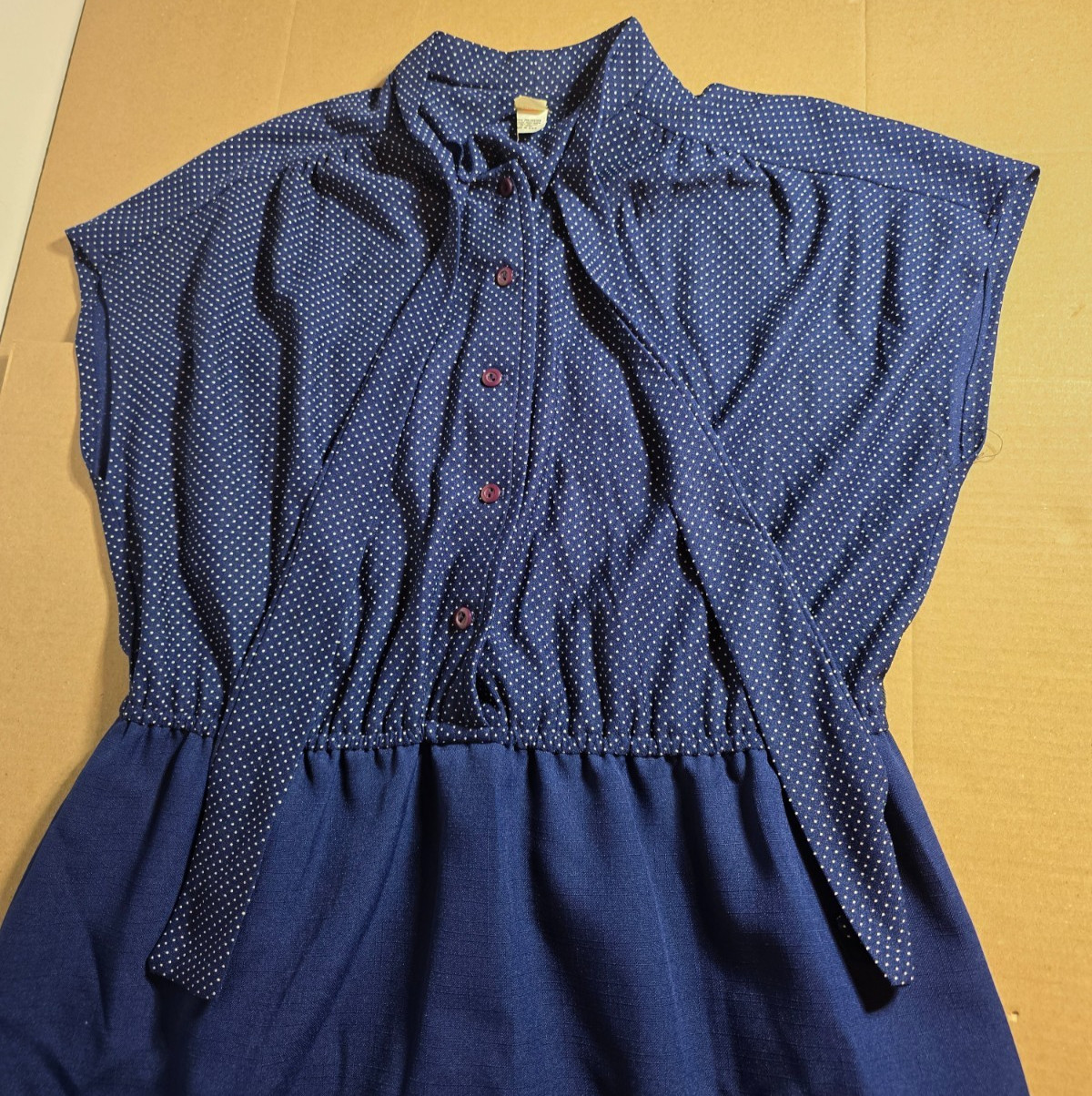 vtg union made ILGWU dress button polka dot top with tie neck USA size 20 1/2