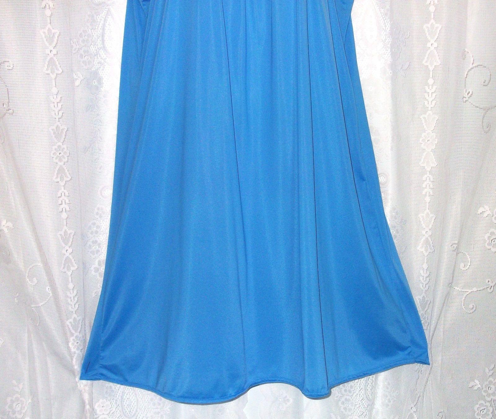 Med.(Lg.)Miss Elaine,ocean blue,waltz.vintage nightgown,comfy soft nylon,lingeri