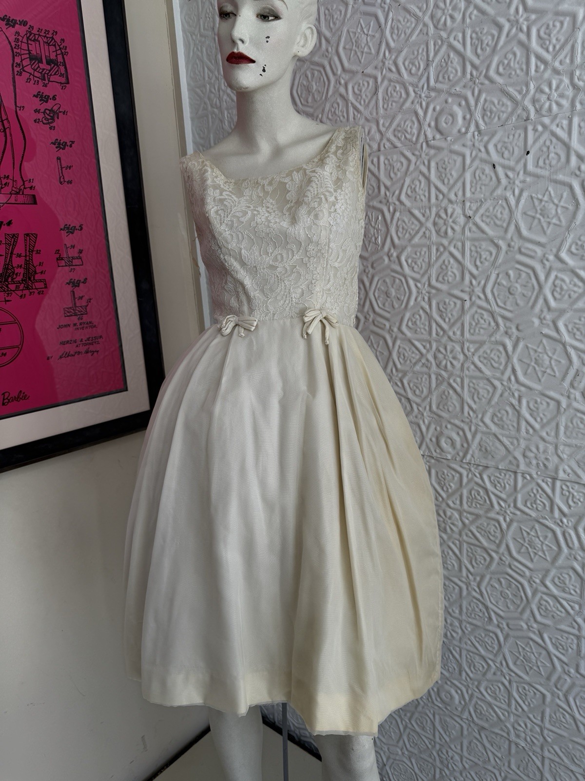 Vintage midcentury party dress-As is condition white sleeveless balloon skirt s