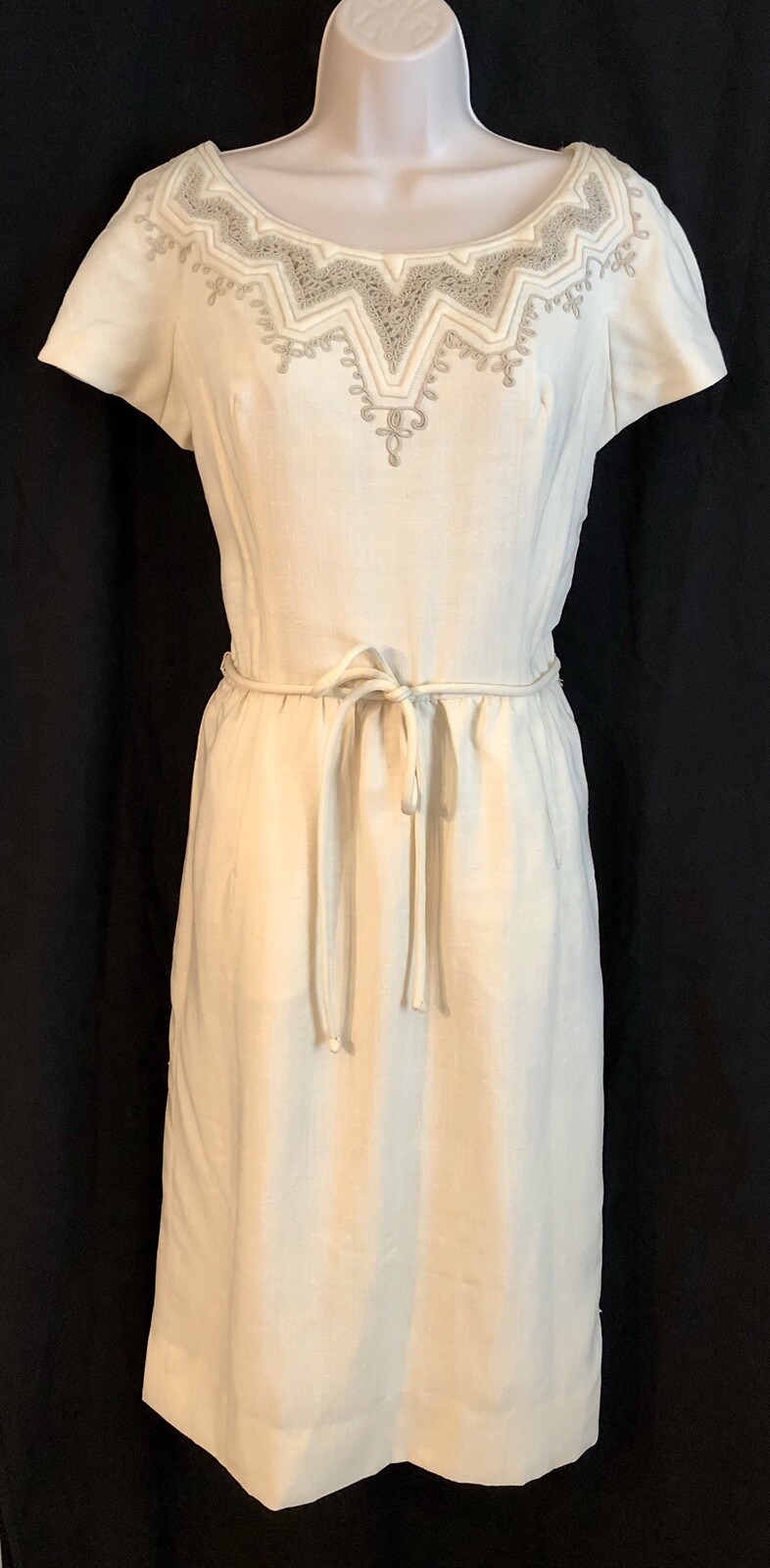 Vintage 60s Carlye Ivory Dress Size 14 /15 Embroidered Rayon Cocktail Union Made