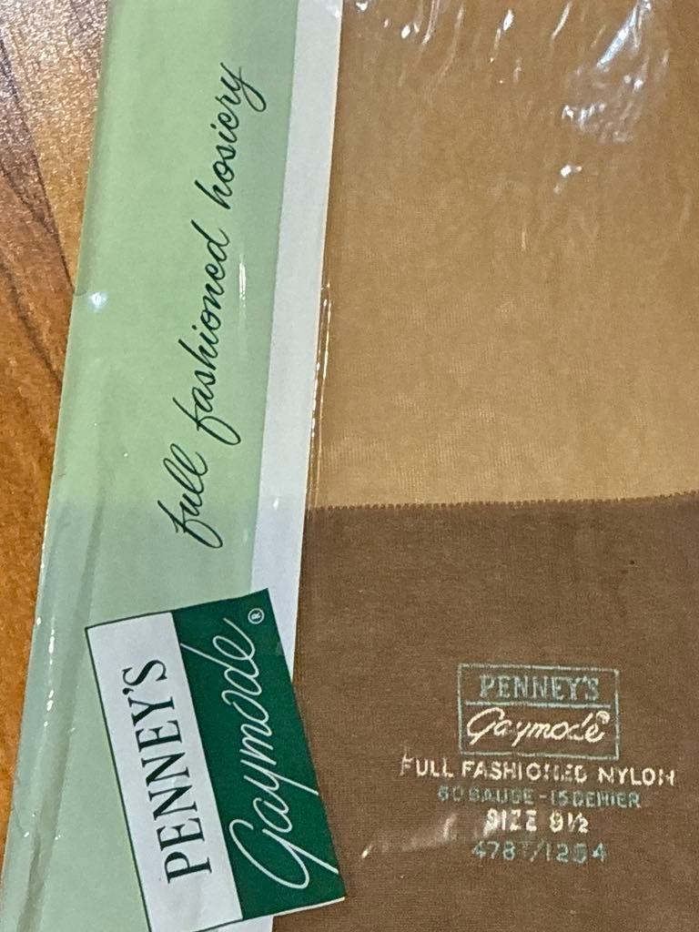 Vintage Penney&rsquo;s Gaymode full fashioned nylon size 9 1/2 (garters not incl)