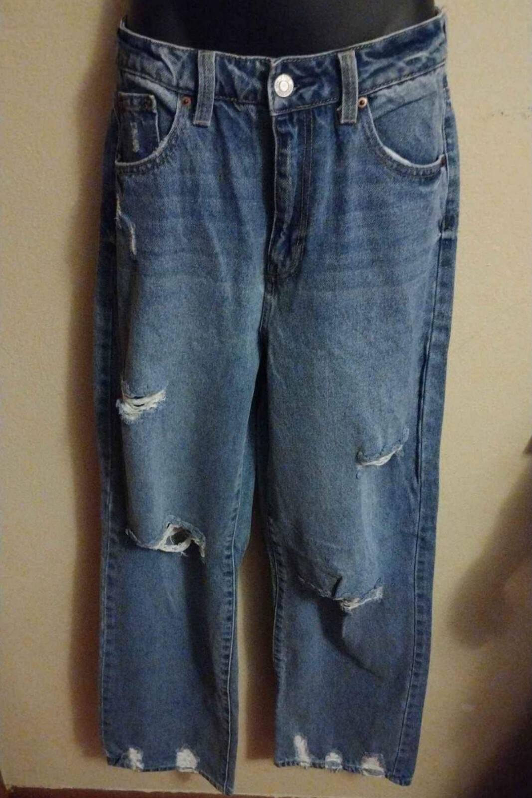 Woman&rsquo;s Size 7 Vanilla Star 90&rsquo;s Skater Ripped Denim Jeans