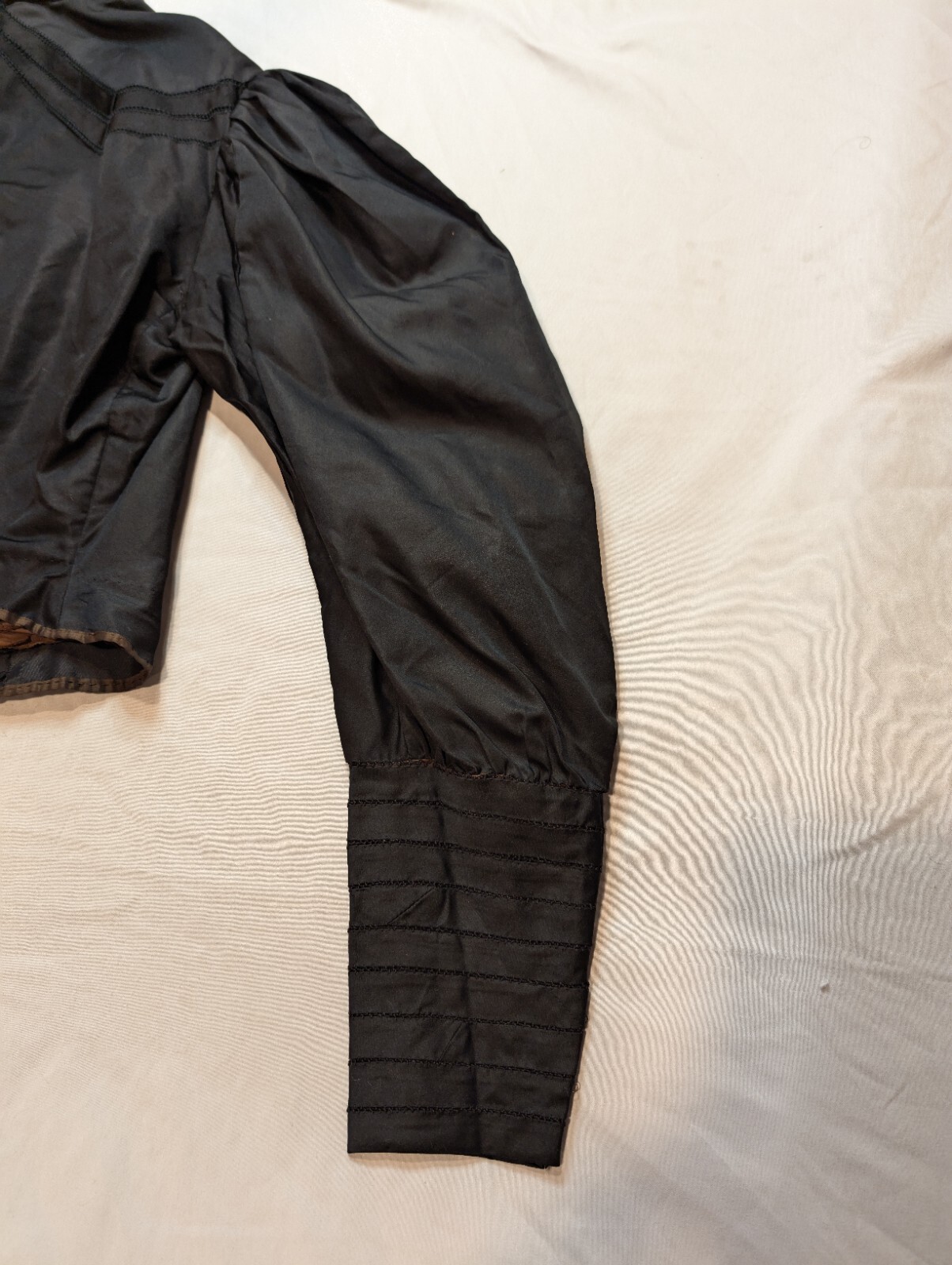 AUTHENTIC! Late 1800s Black Silk Taffeta Bodice VICTORIAN Antique Balloon Sleeve