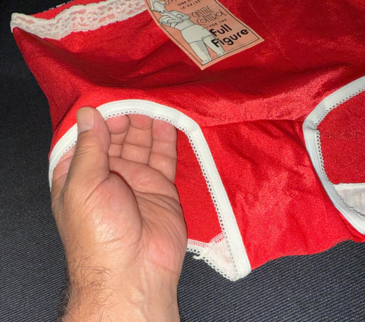 Vtg WOMENS « QUEEN SIZE » FULL FIGURE red nylon PANTIES, LADY BETTY, NOS w/ TAGS