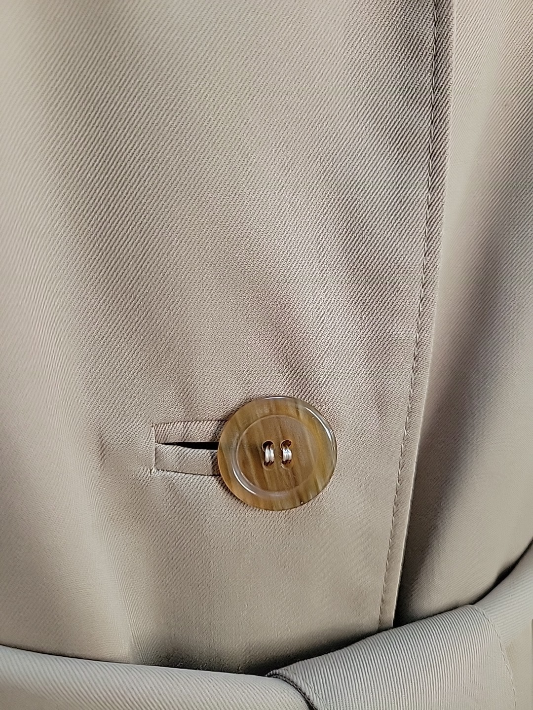 Vtg Halston for Misty Harbor Belted Lined Tan Womens Sz 6 Trench Raincoat Button