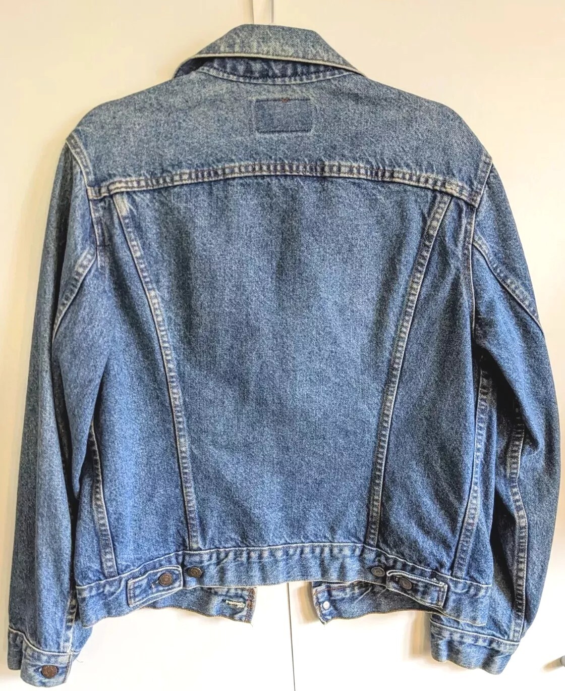 Vintage 80s Jean Jacket LEVI STRAUSS BLUE TRUCKER 70506-0214 SIZE 40-MADE in USA