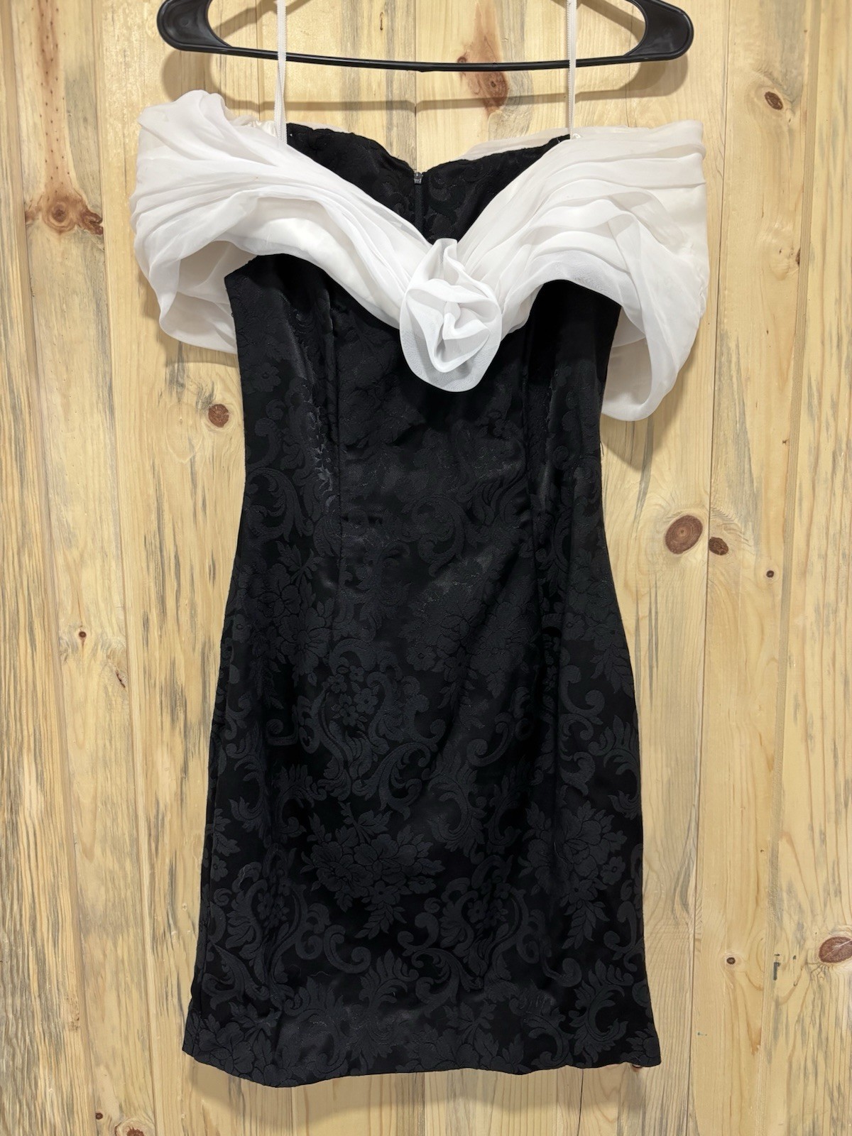 Jessica McClintock Gunne Sax Dress Black and White Off The Shoulder, Vintage