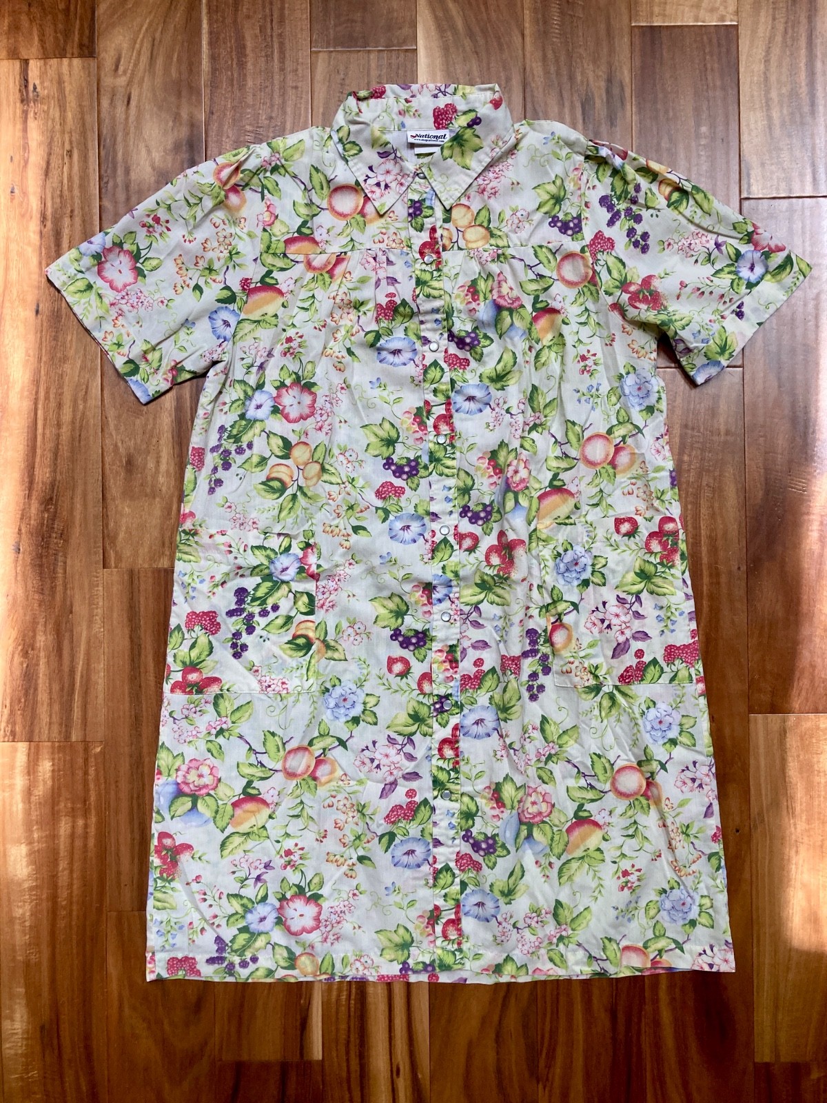 Vintage National Fruit Print House Dress MuuMuu Snaps Pockets Size Medium