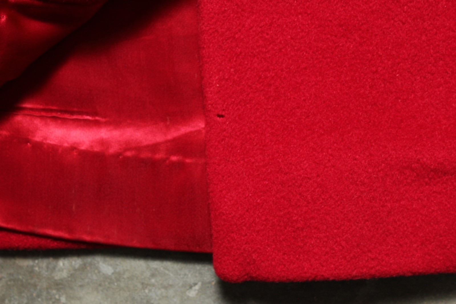 Vintage 60&rsquo;s USA Union-Made Ruby Red Shagmoor Wool Coat – M / L