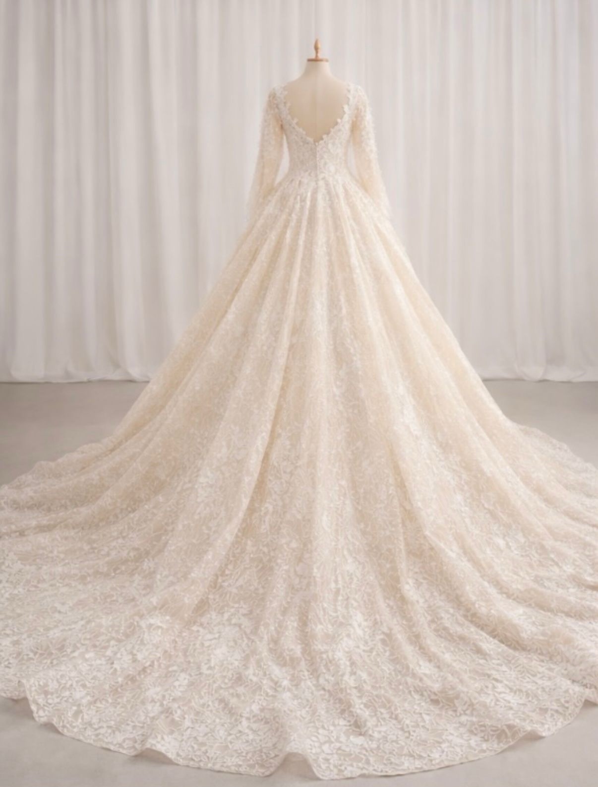 wedding dress size 6 pre owned