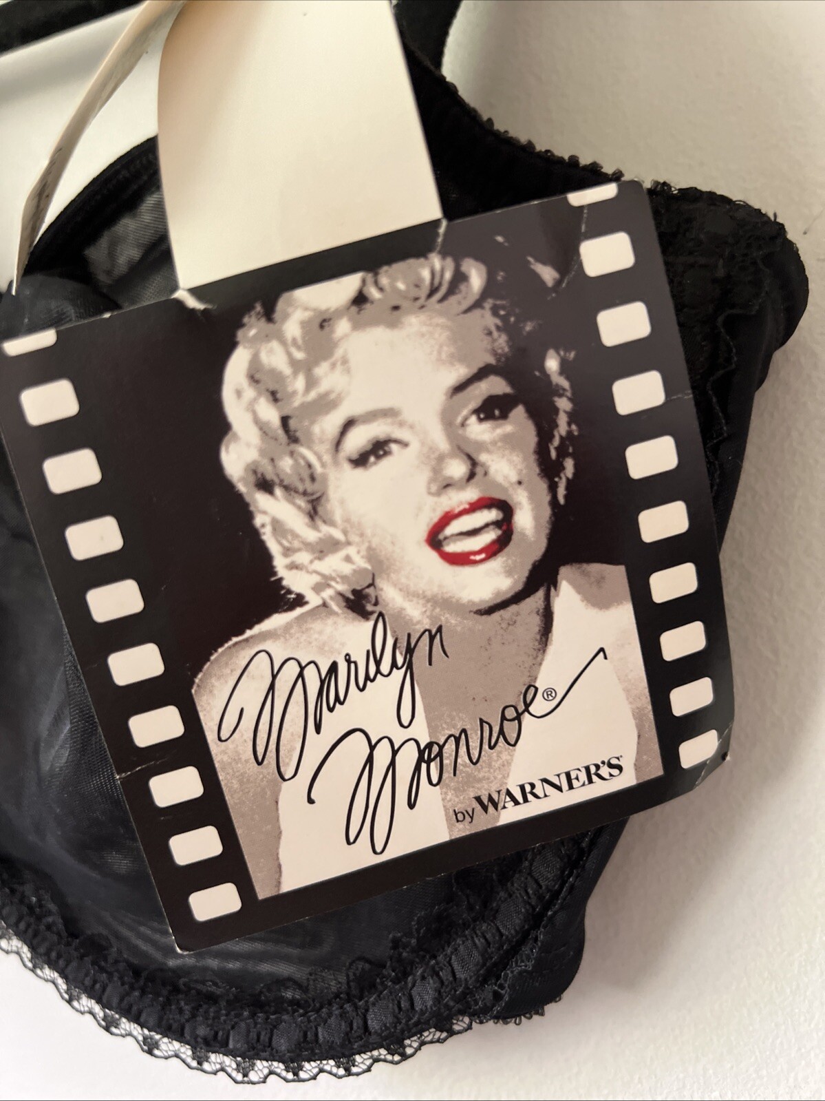 Vintage Marilyn Monroe Warner’s 90s Black Sheer Mesh & Lace Bra Underwire 36DD