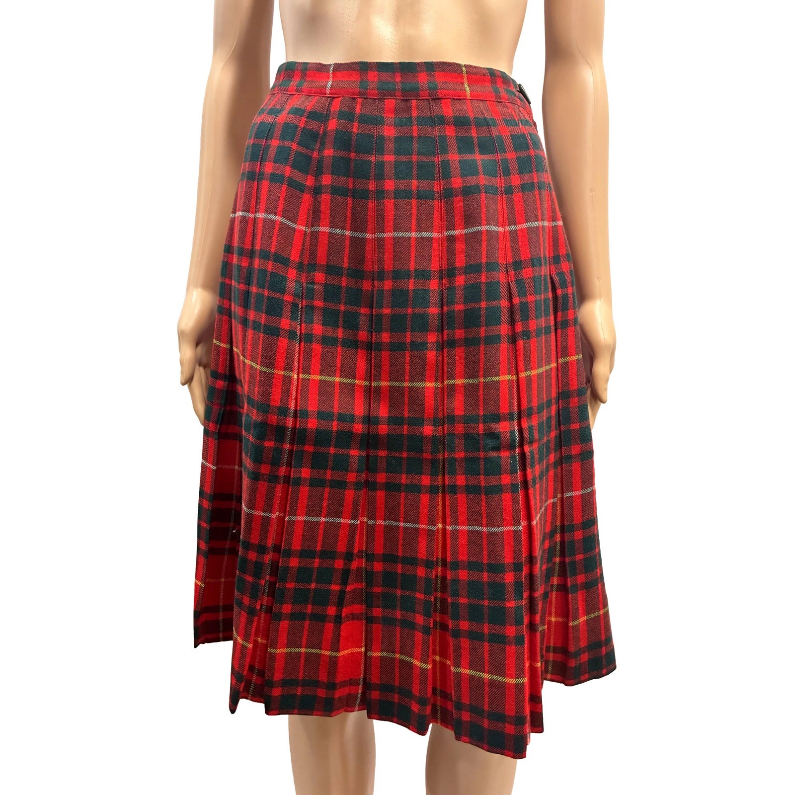 Vintage 1950s Red Plaid Wool Skirt Windsor Sportswear of Boston 26.5&Prime; W