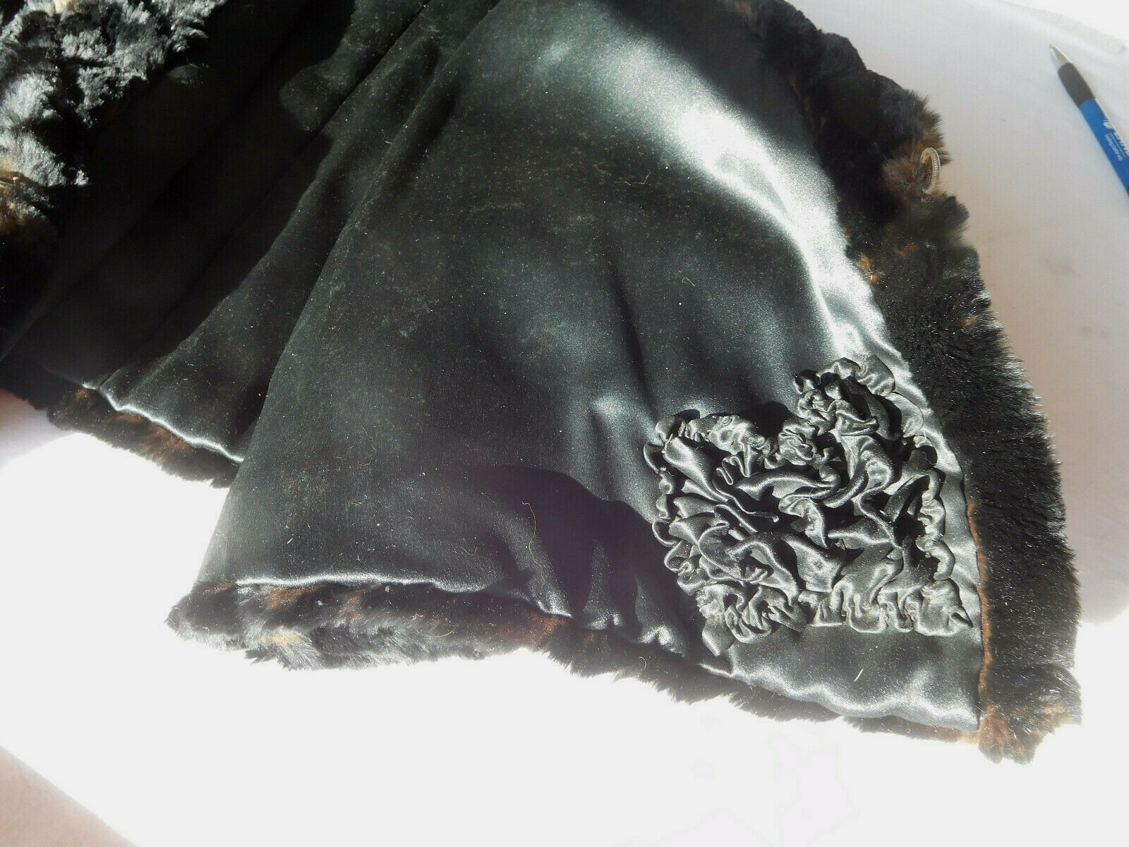 Real FUR BEAVER CAPE capelet black CUTTER DAMAGED ruched pocket satin lining