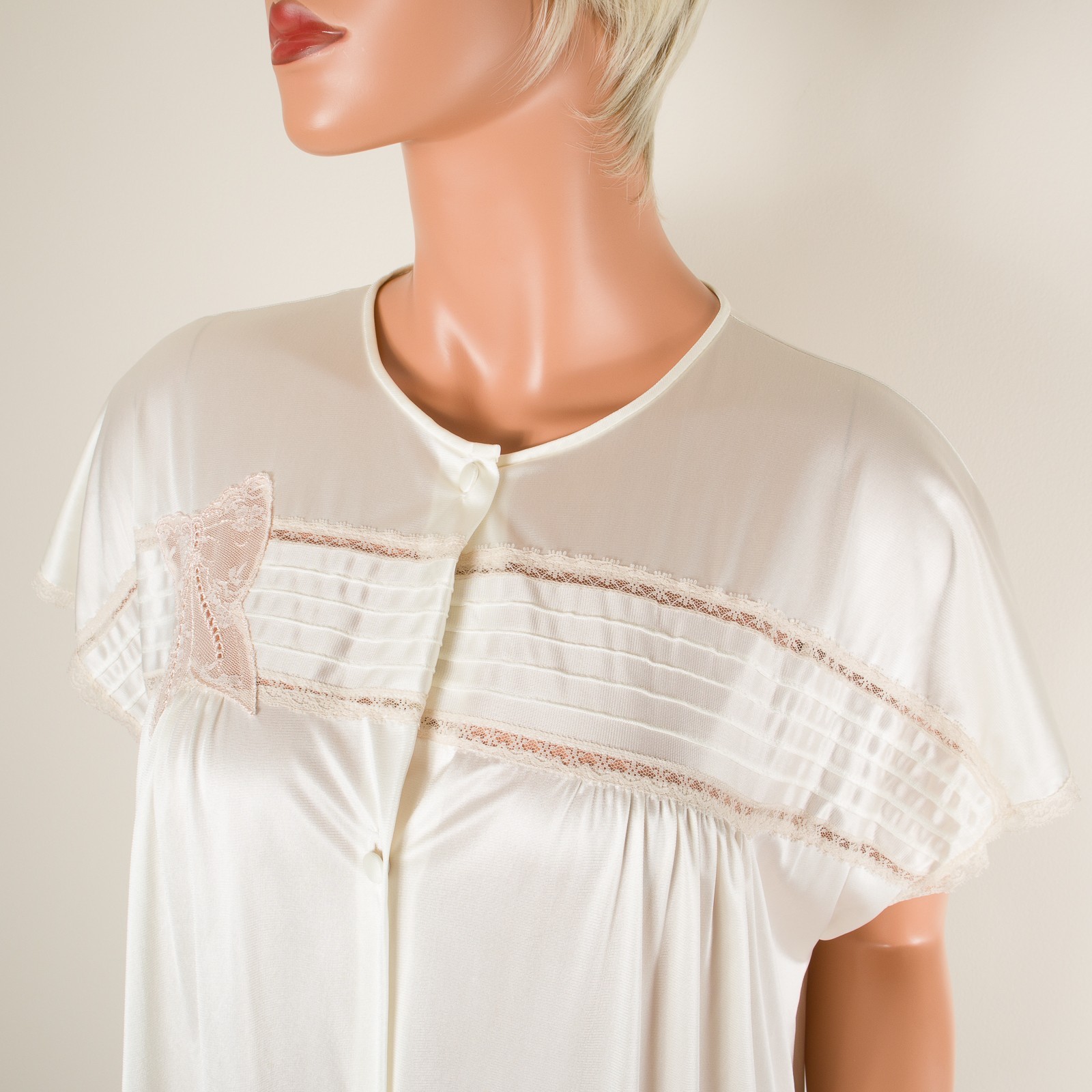 💖 Vintage VANITY FAIR Robe Housecoat Nylon L Ivory Short Sleeve Embroidered USA