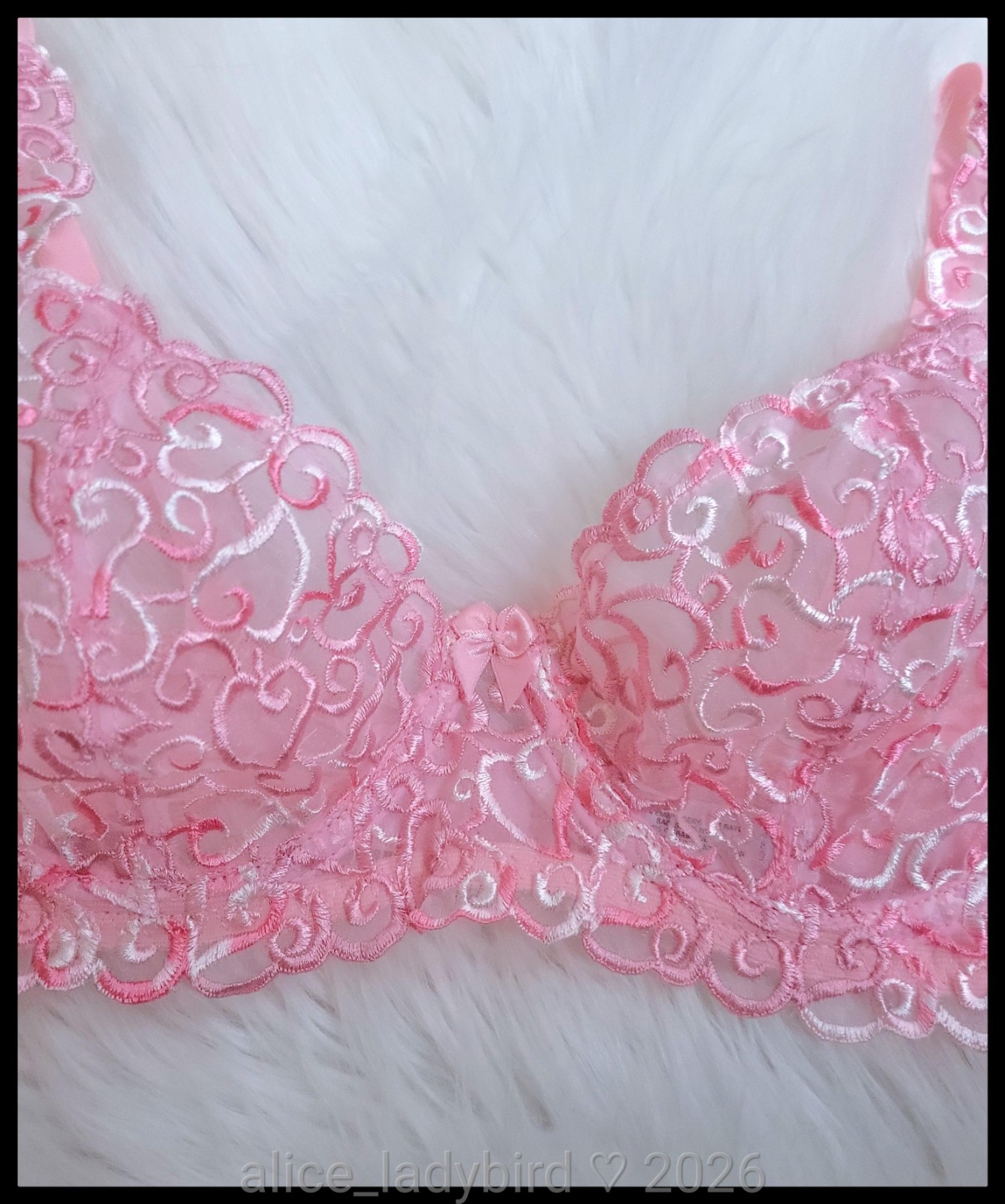 Vintage VICTORIA&rsquo;S SECRET Embroidery Heart BRA Pink SATIN Stretch Underwire 36B
