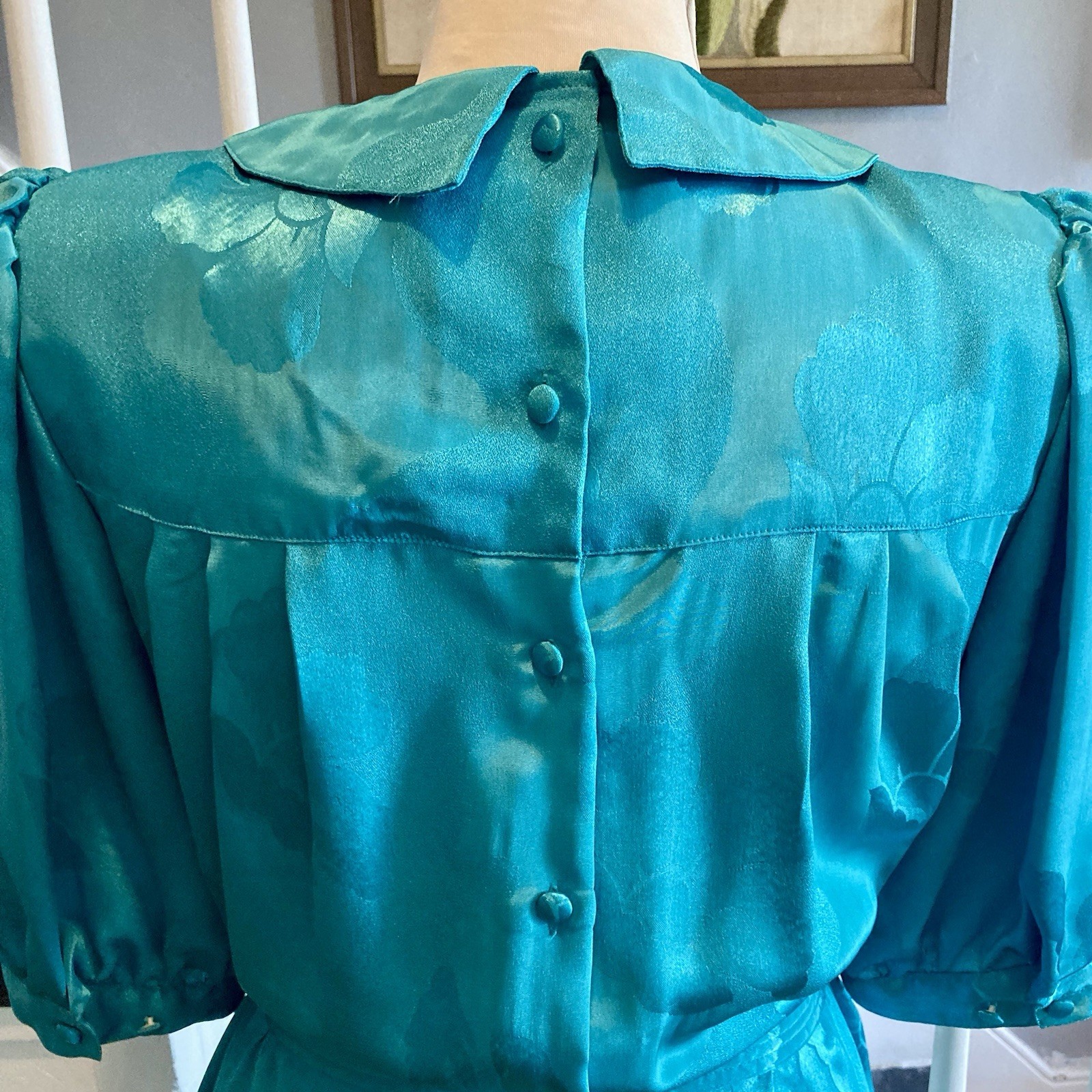 1980s Floral Teal Satin Midi Dress Quilted Belt Peter Pan Collar Wear To Work