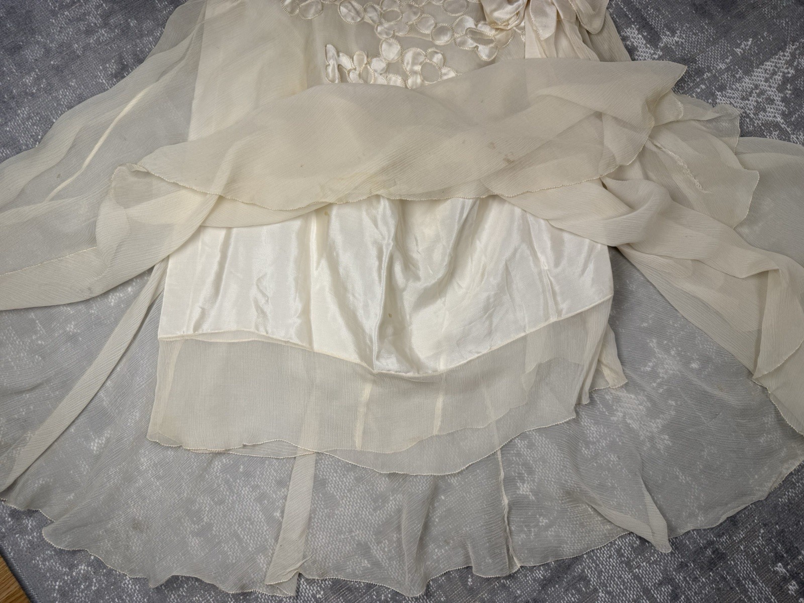 Vintage Antique 1920s Silk Flapper Wedding Dress Ivory Appliqué As-Is WOUNDED