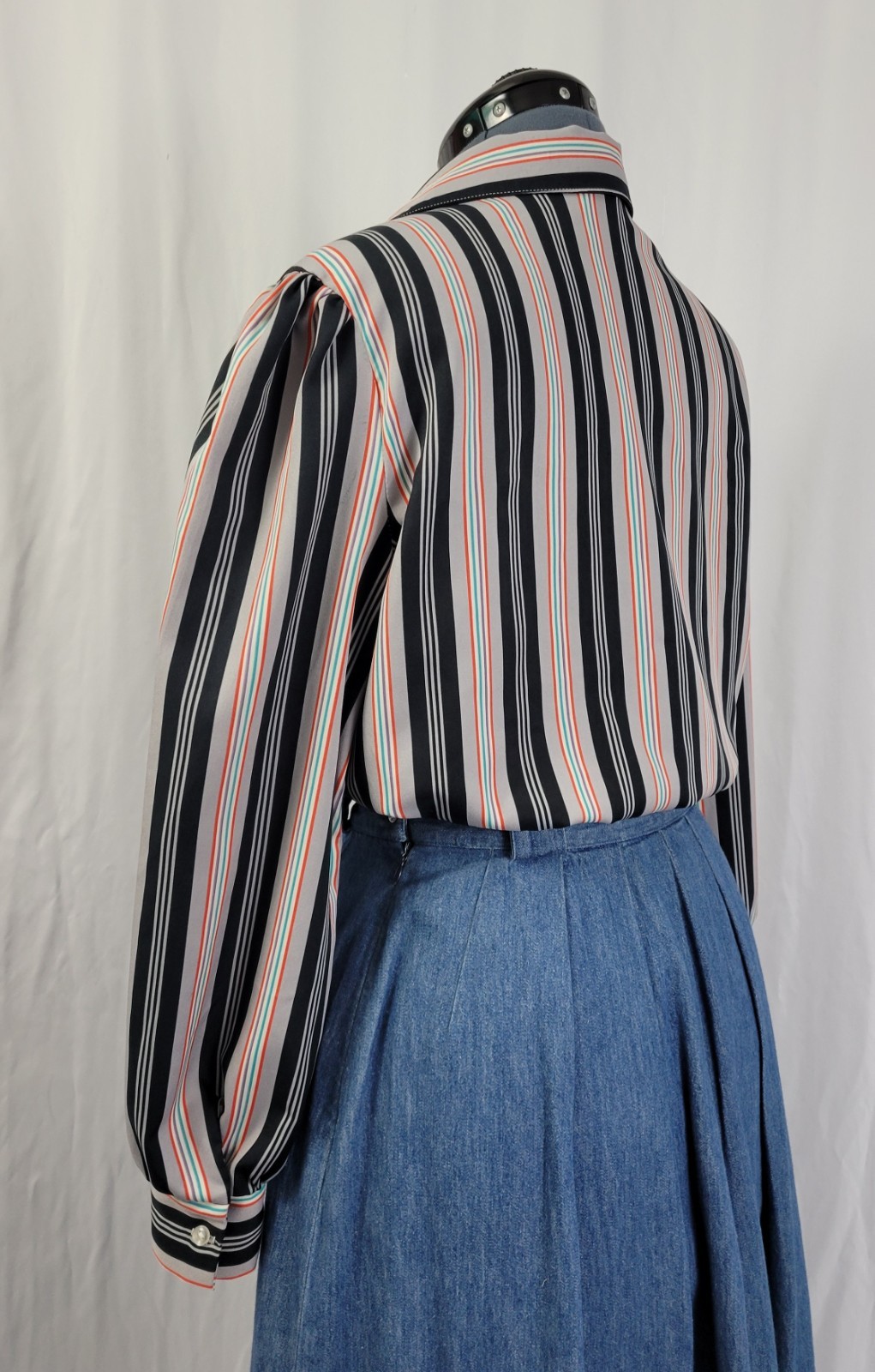 Vintage Grey & Black Striped Button Down Top w Red/Teal/Purple Accent Size 16
