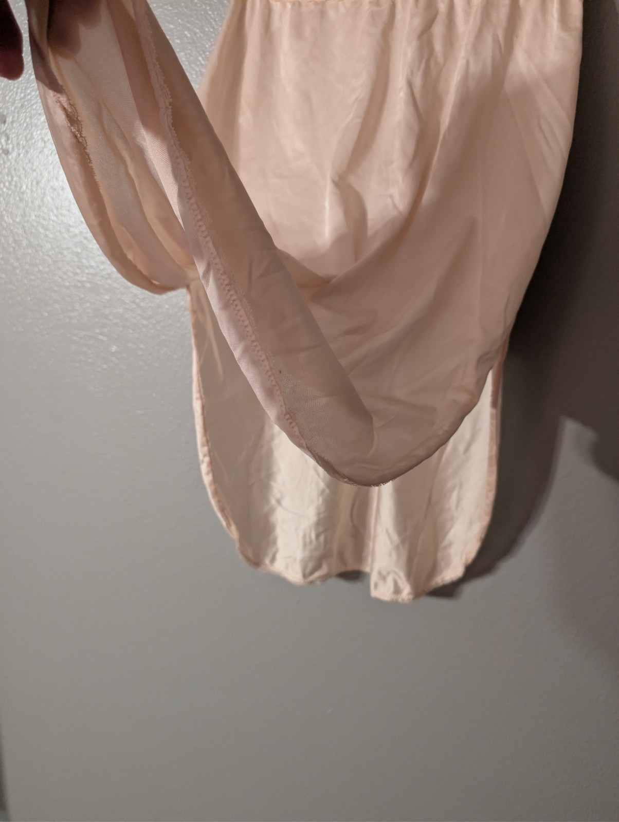 Vintage Lorraine Half Slip Extra Small Nude Pink Lace Trim Nylon Mid Slit XS