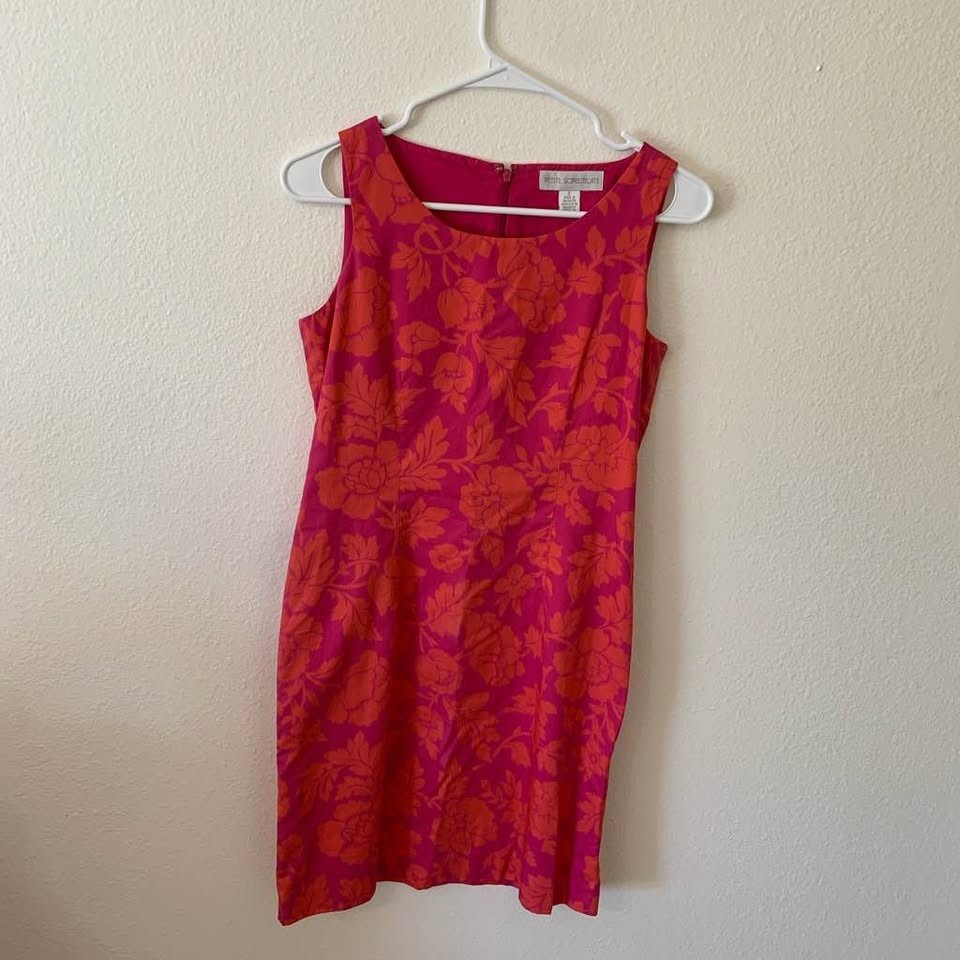 Vintage sleeveless floral dress – bold floral pattern – hot pink and orange