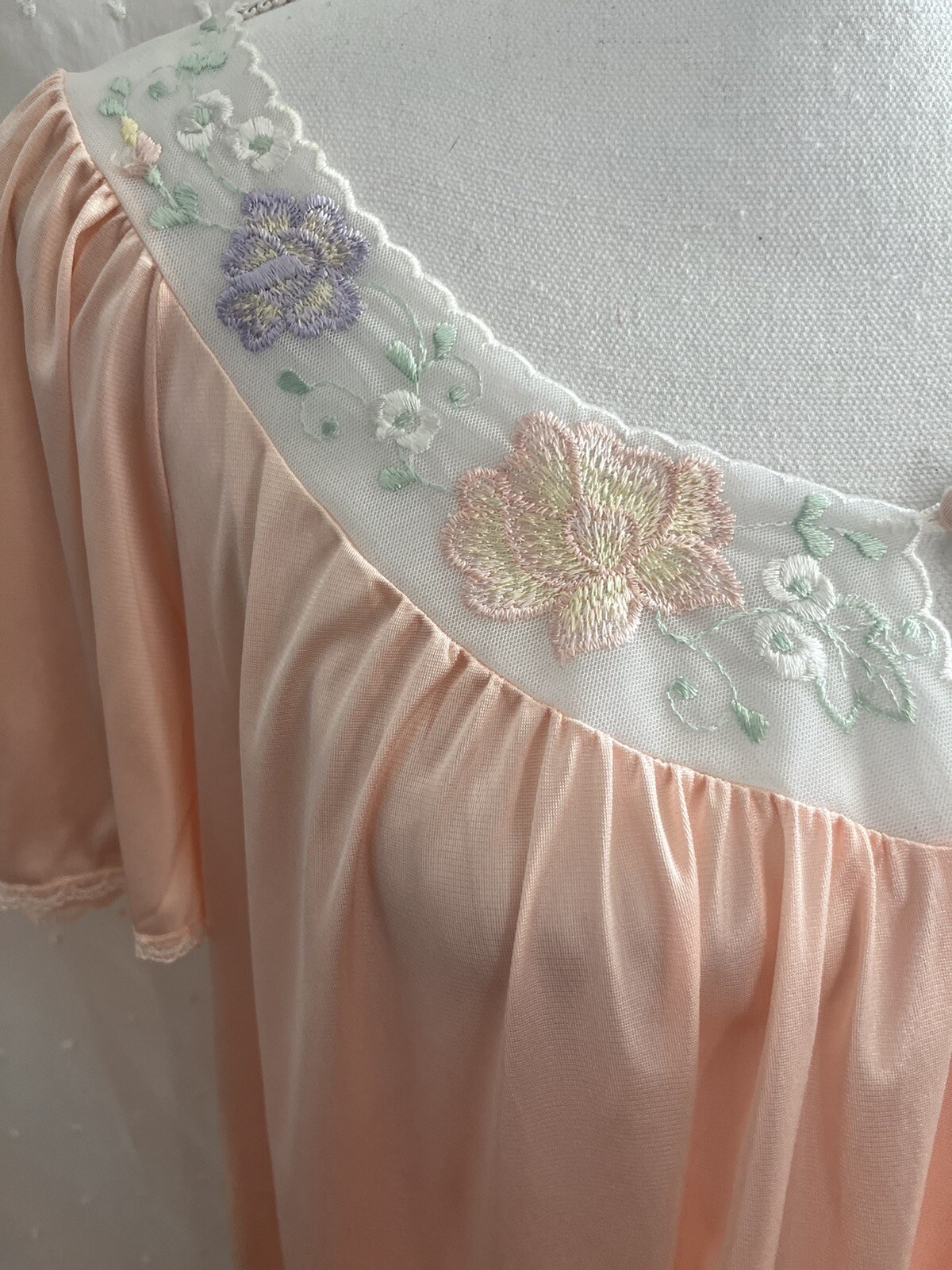 🌻Vintage Vanity Fair Light Peach Two Piece Nylon Pajama Set Size Medium NWT