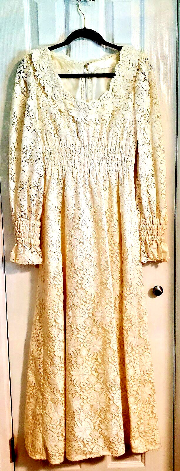 Vintage Ivory Cream Romantic Lace Elastic Waist Cuffs Custom Made Wedding Dress