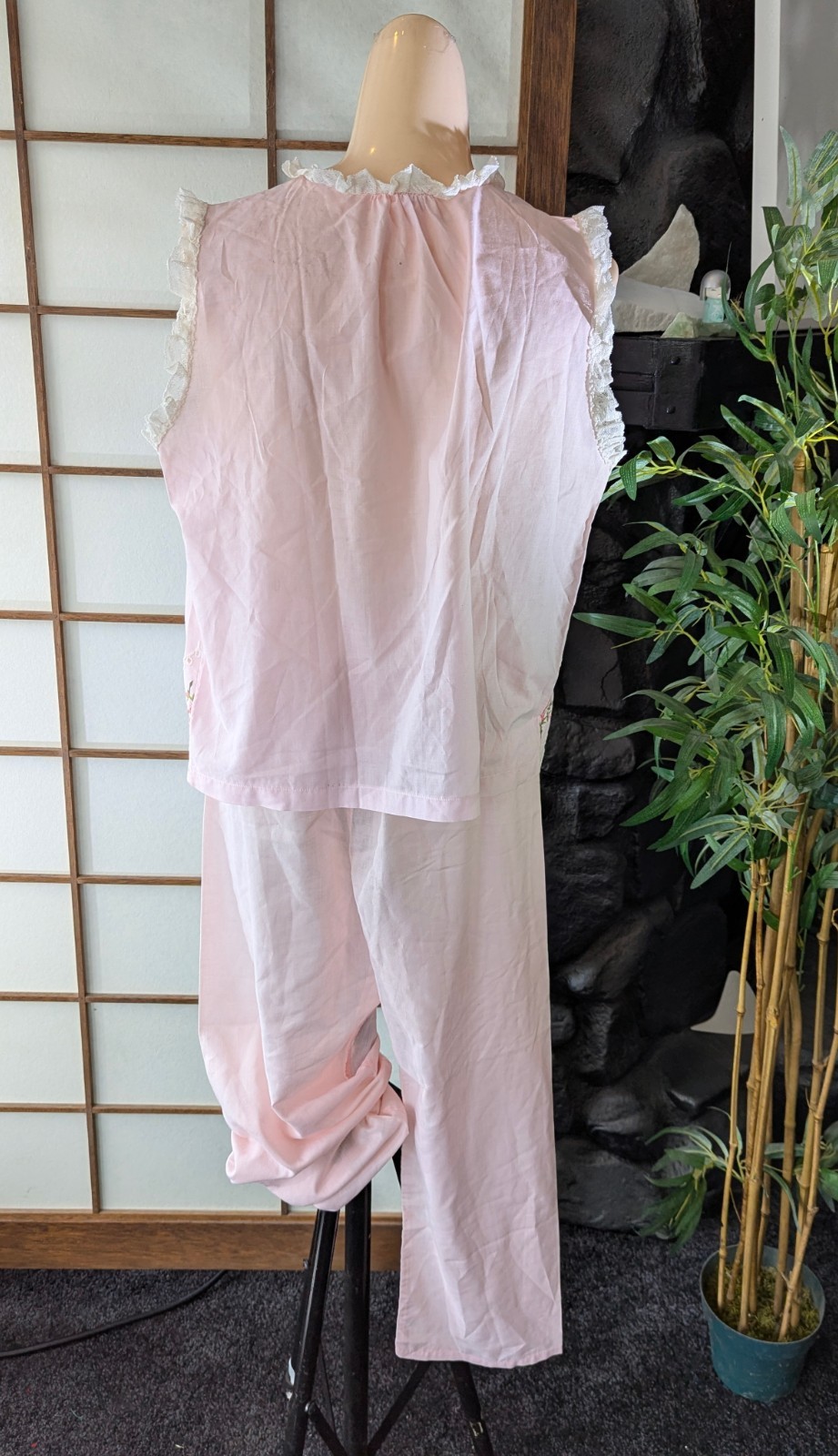 Vintage Leonora Pink 2pc Pajamas PJs 1960s Sz Small Babydoll Embroidered Roses