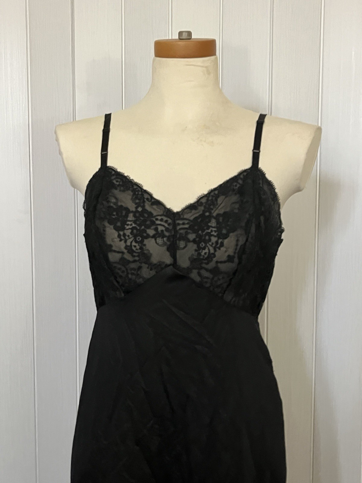Van Raalte Vintage Original Black Nylon Lace Slip S MPN 34 Everyday 34in Hem