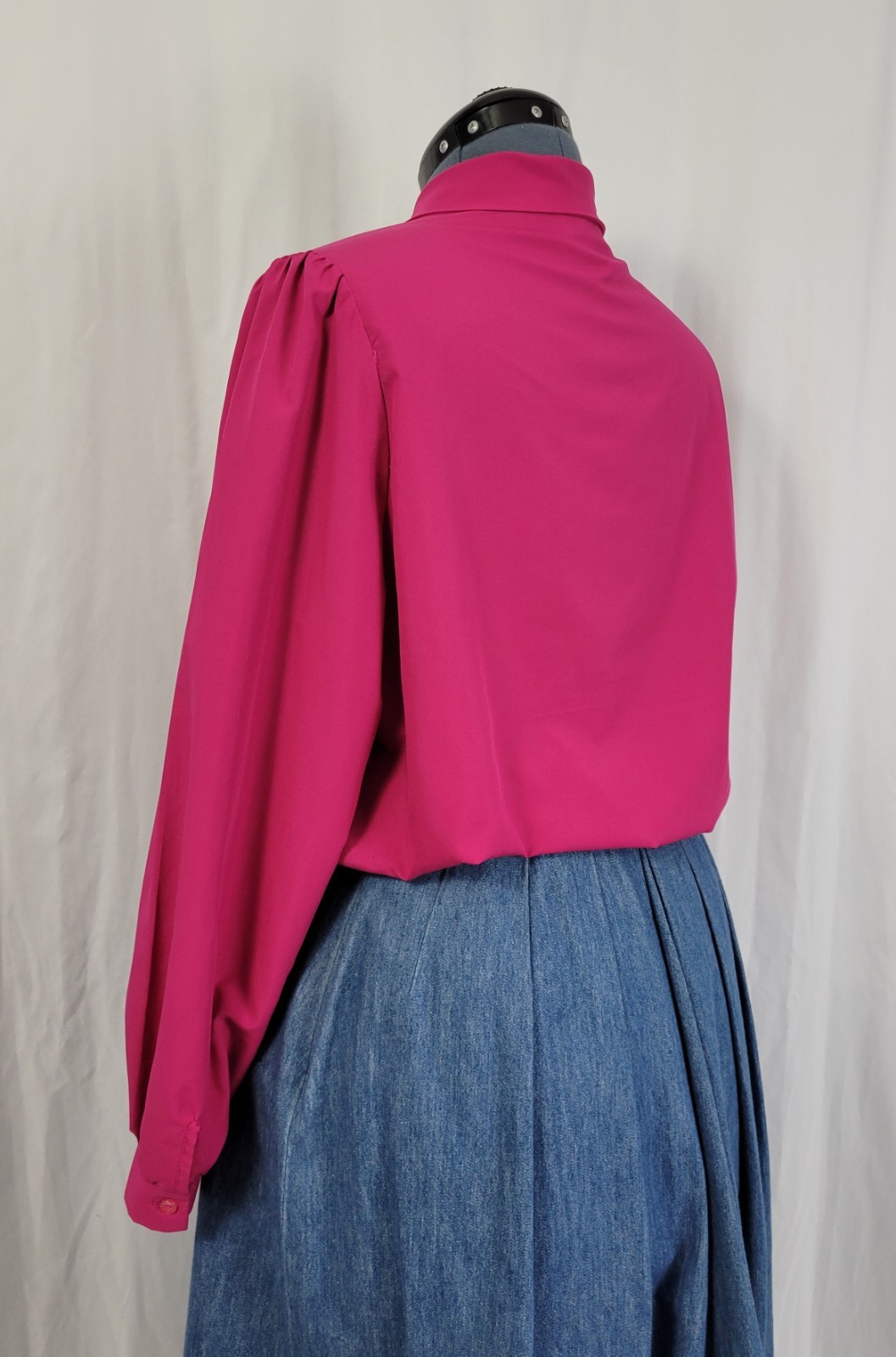 Vintage Judy Bond Magenta Button Down Blouse w Tie Collar Size 18