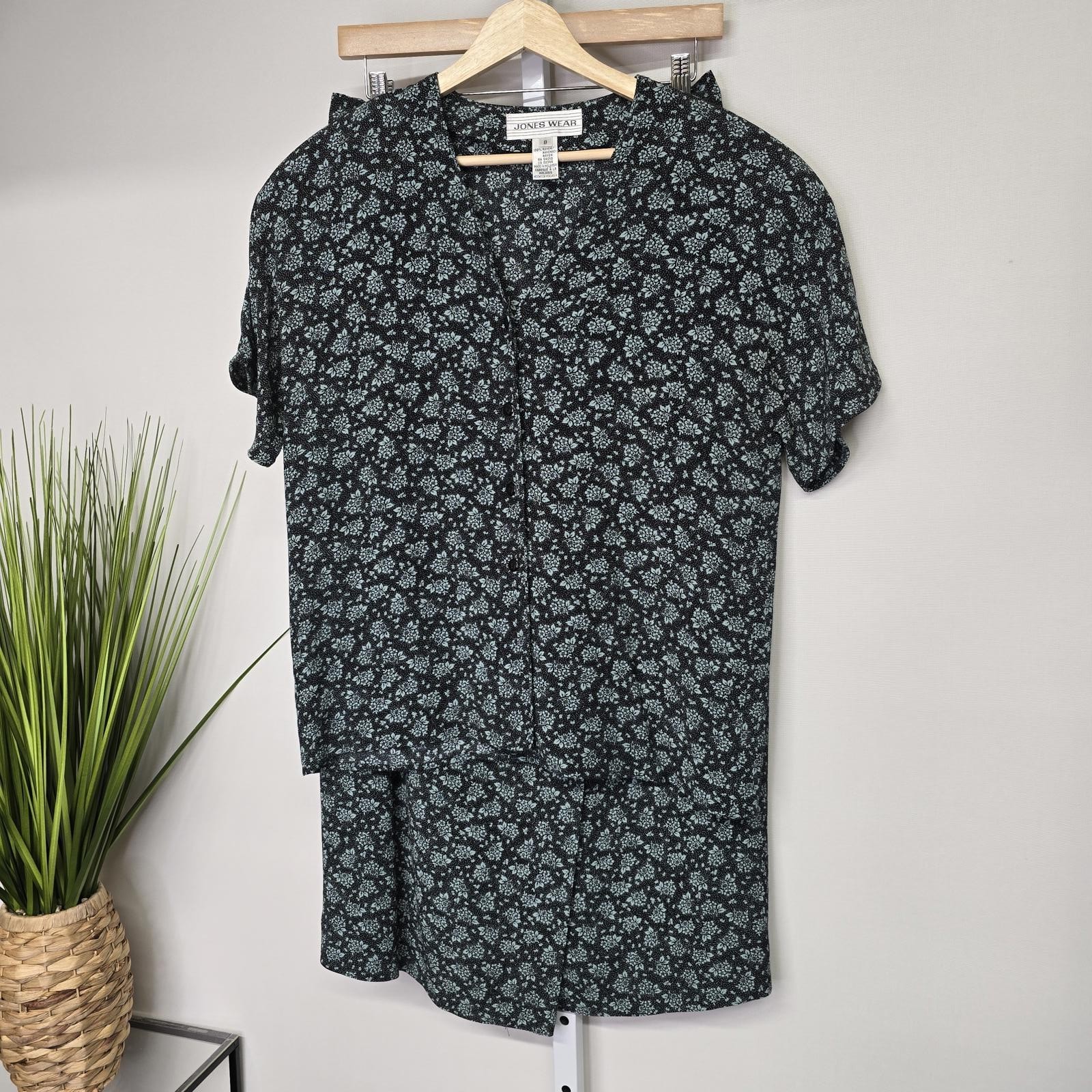 Jones Wear Vintage 90s Floral Skirt and Top Set Black Blue Rayon Size 8 12