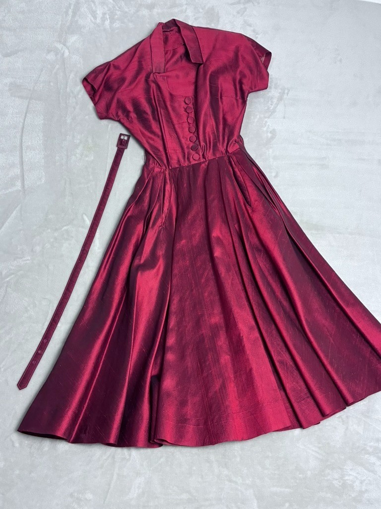VINTAGE 60&rsquo;s Women&rsquo;s Dress SZ 2/26&Prime; Waist Cranberry Red Hand Tailored Fit Flare