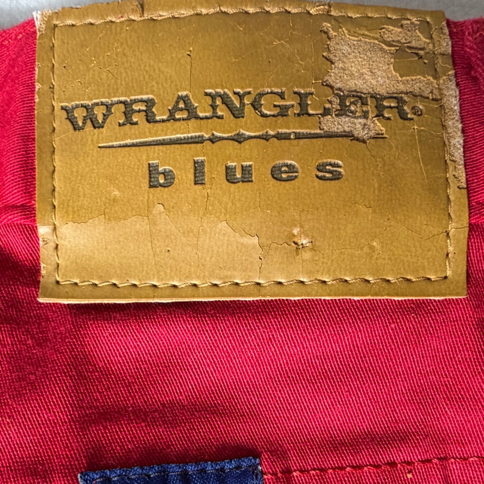 Vintage Wrangler Blues Red Denim Shorts – Women&rsquo;s Size 8 AVG
