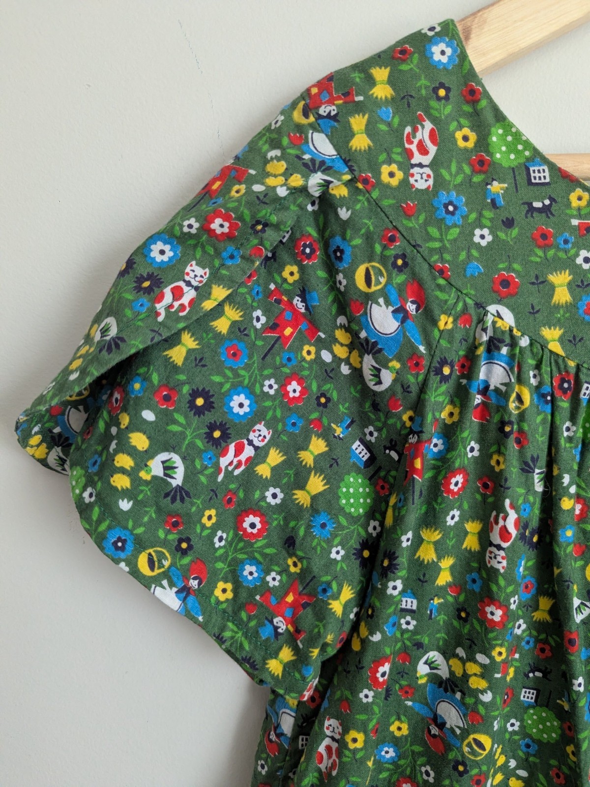Vtg 60s Novelty Print House Dress Muumuu CHARMING Fabric Retro Farm S Pristine
