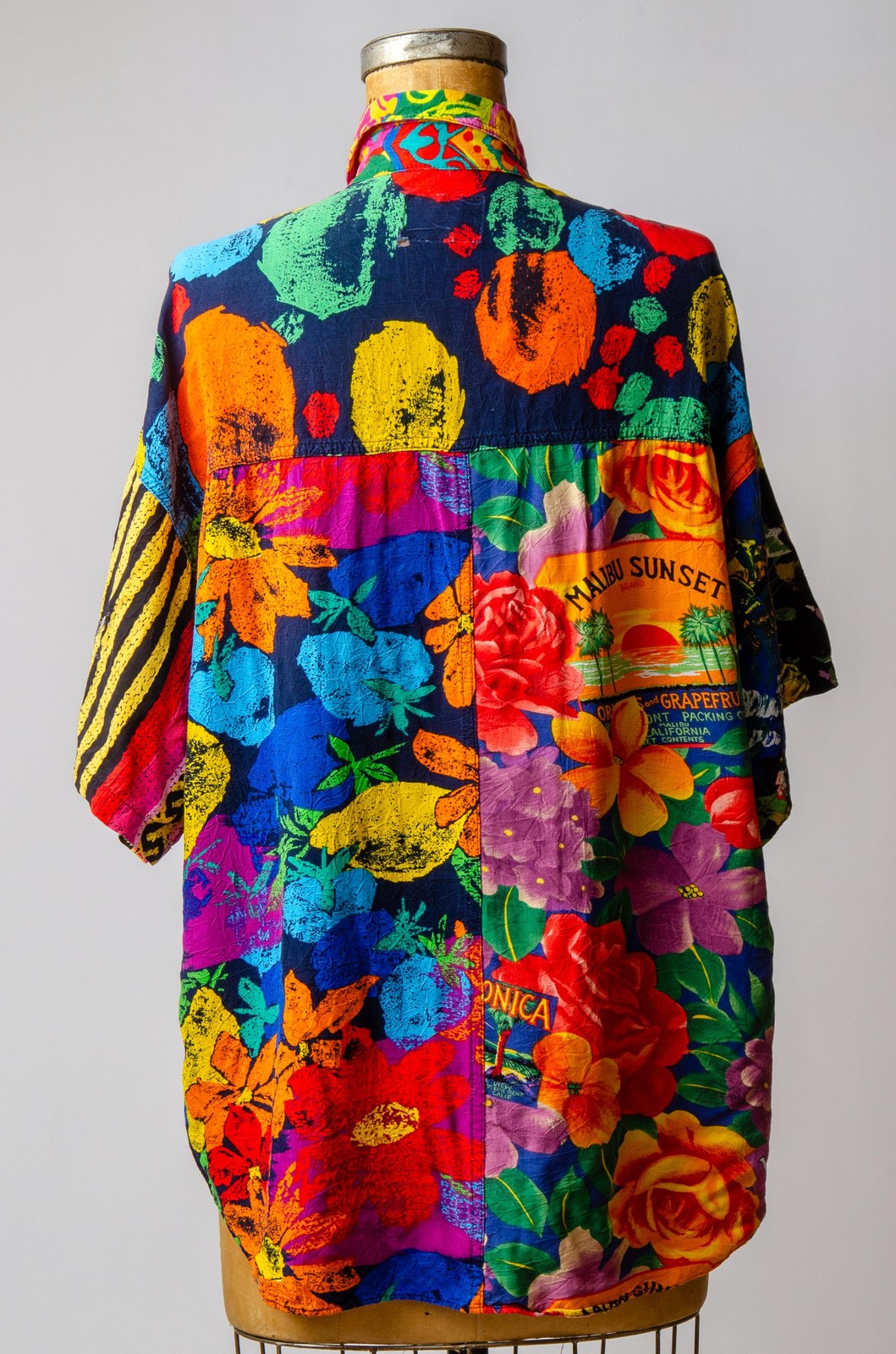 1980s Jams World Prod Dev Team Honolulu Surf Line Hawaii Rayon Shirt