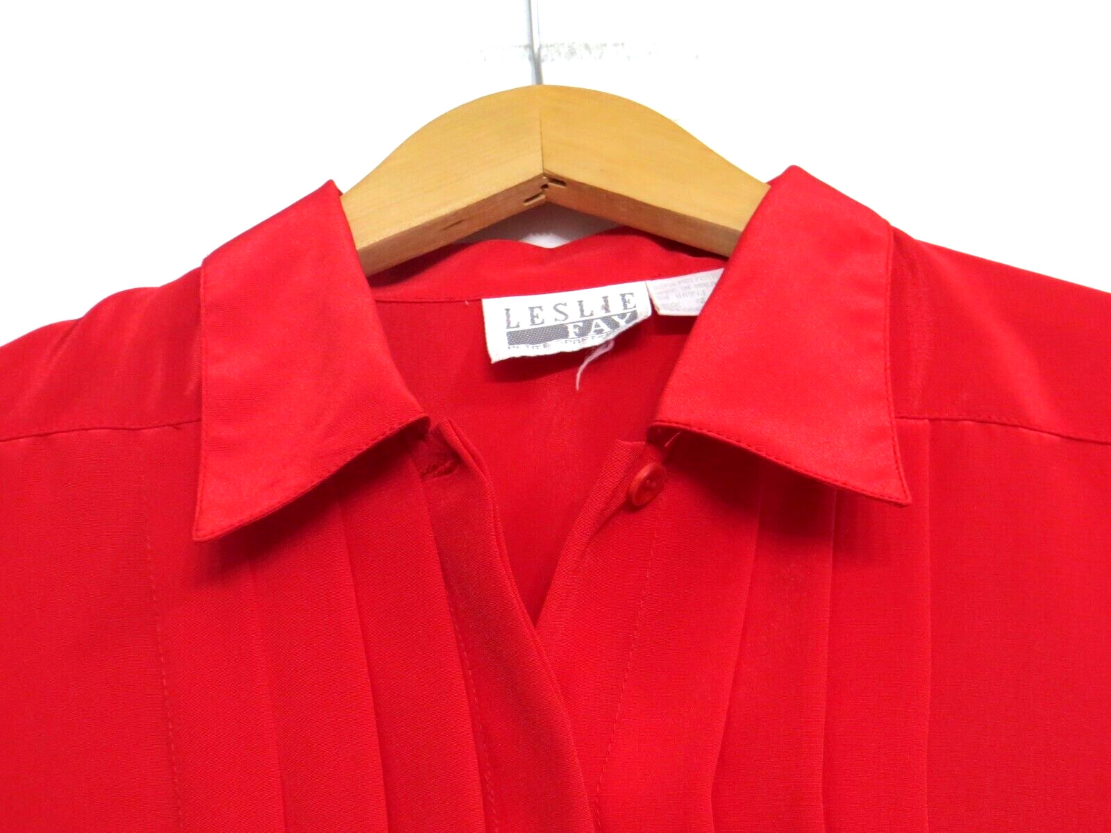 Vintage Leslie Fay Button Up Blouse Shirt Womens Petite Size 4 Small Bright Red