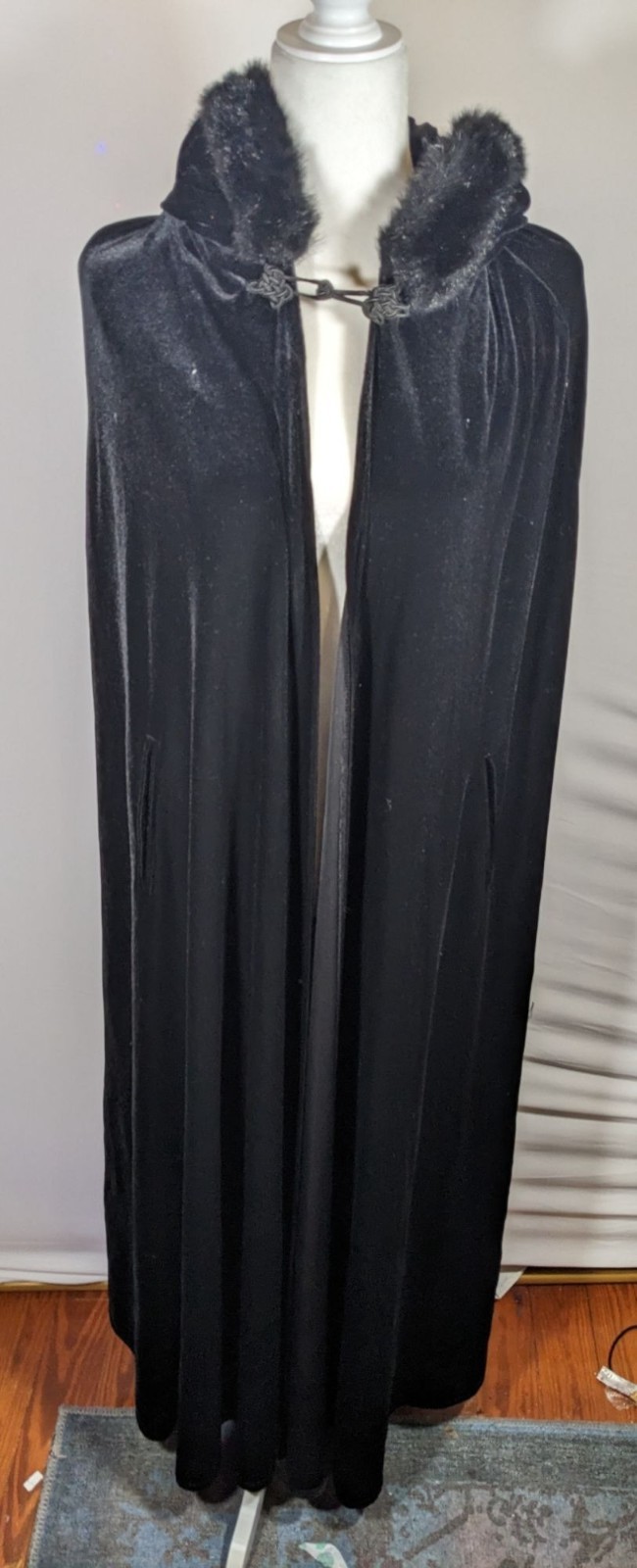 Vintage Gothic Jeffrey & Dara Evenings By Tom Barra Velvet Hooded Cloak With Fau