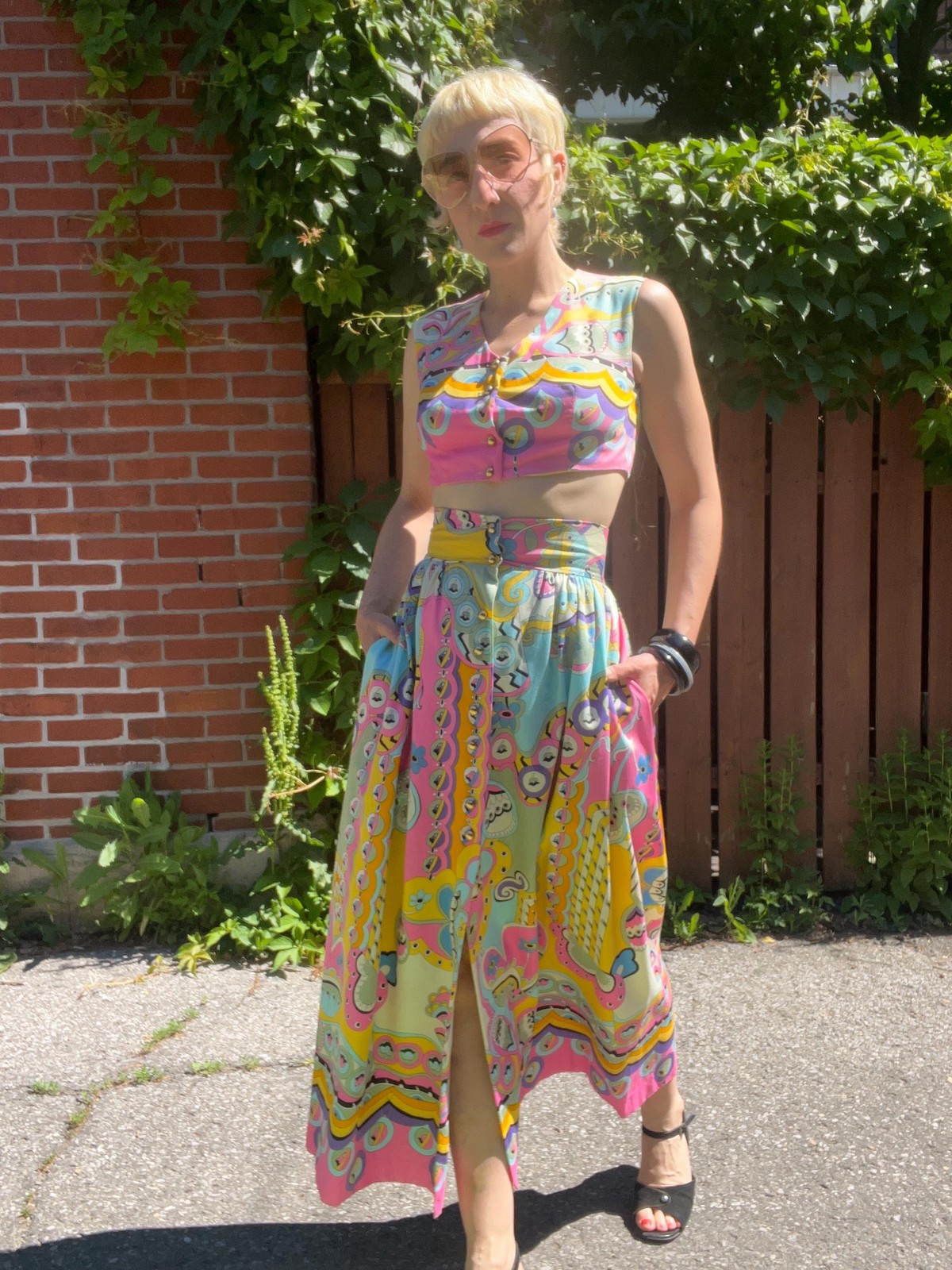 PUCCI-RIFFIC Vintage 1960s 2pc Psychedelic Silkscreened Cotton Skirt & Top