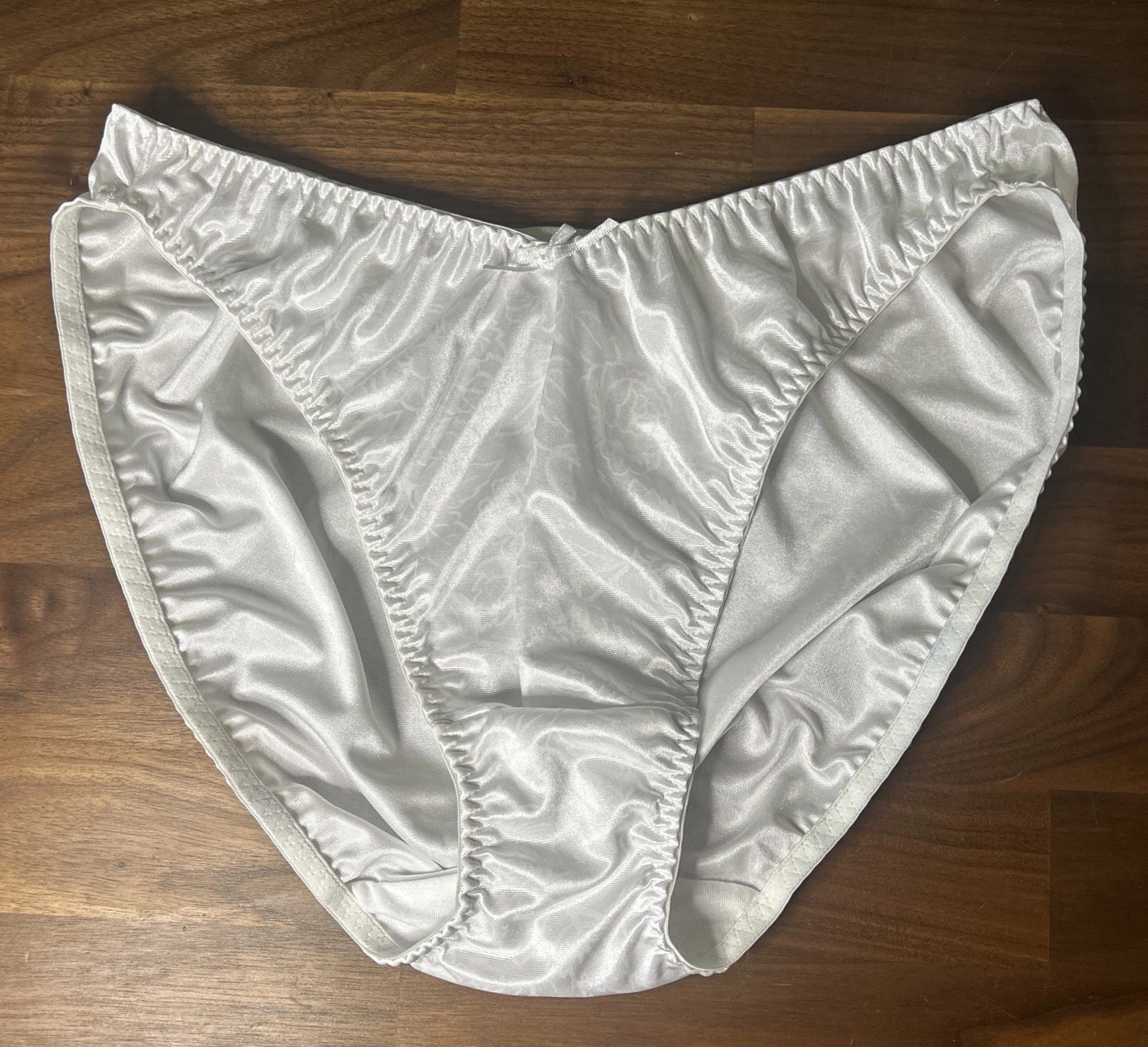 Vtg Maidenform Panties Second Skin Glossy Satin Shiny Hicut XL White Bridal