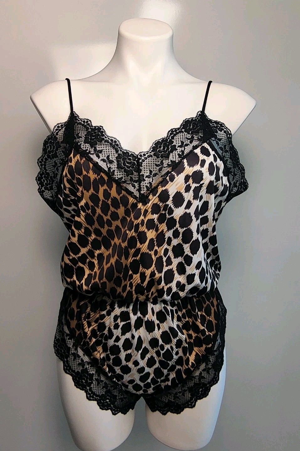 Vintage Lady Cameo Dallas Sexy Animal Lace Teddy Medium Cheetah Leopard Romper